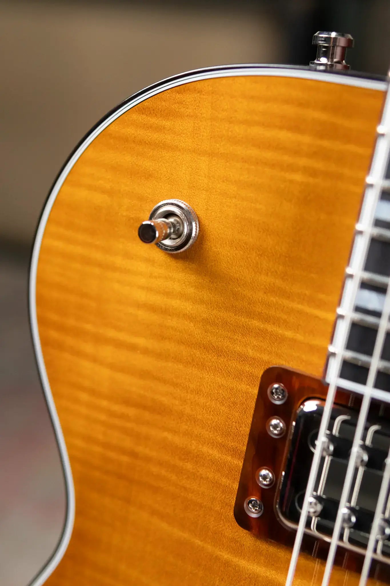 Gretsch G6134TFM-NH Nigel Hendroff Signature Penguin Electric Guitar - Amber Flame with Hardshell Case