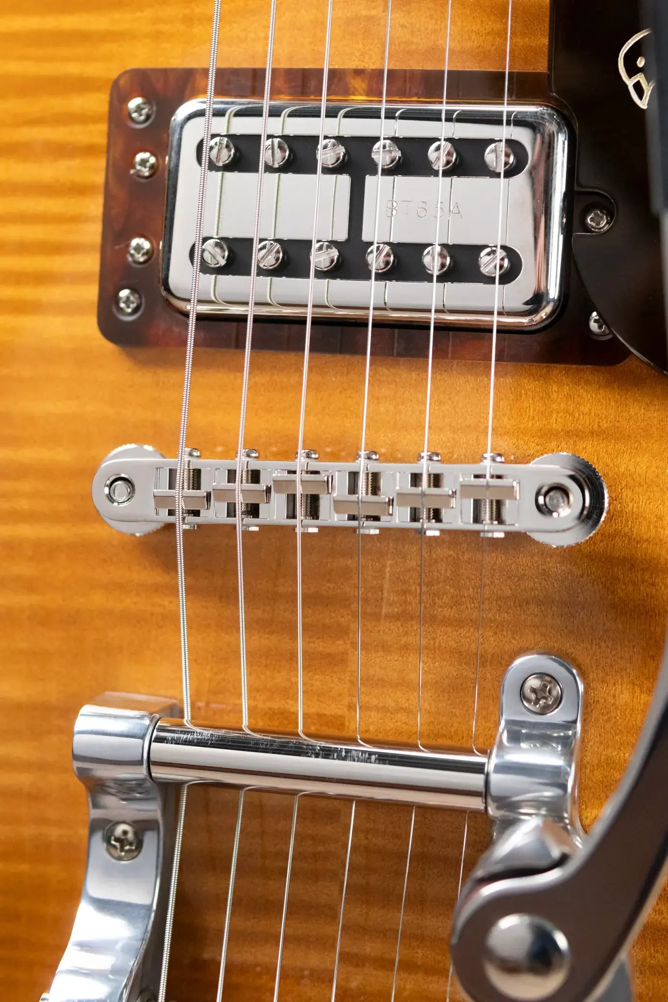 Gretsch G6134TFM-NH Nigel Hendroff Signature Penguin Electric Guitar - Amber Flame with Hardshell Case
