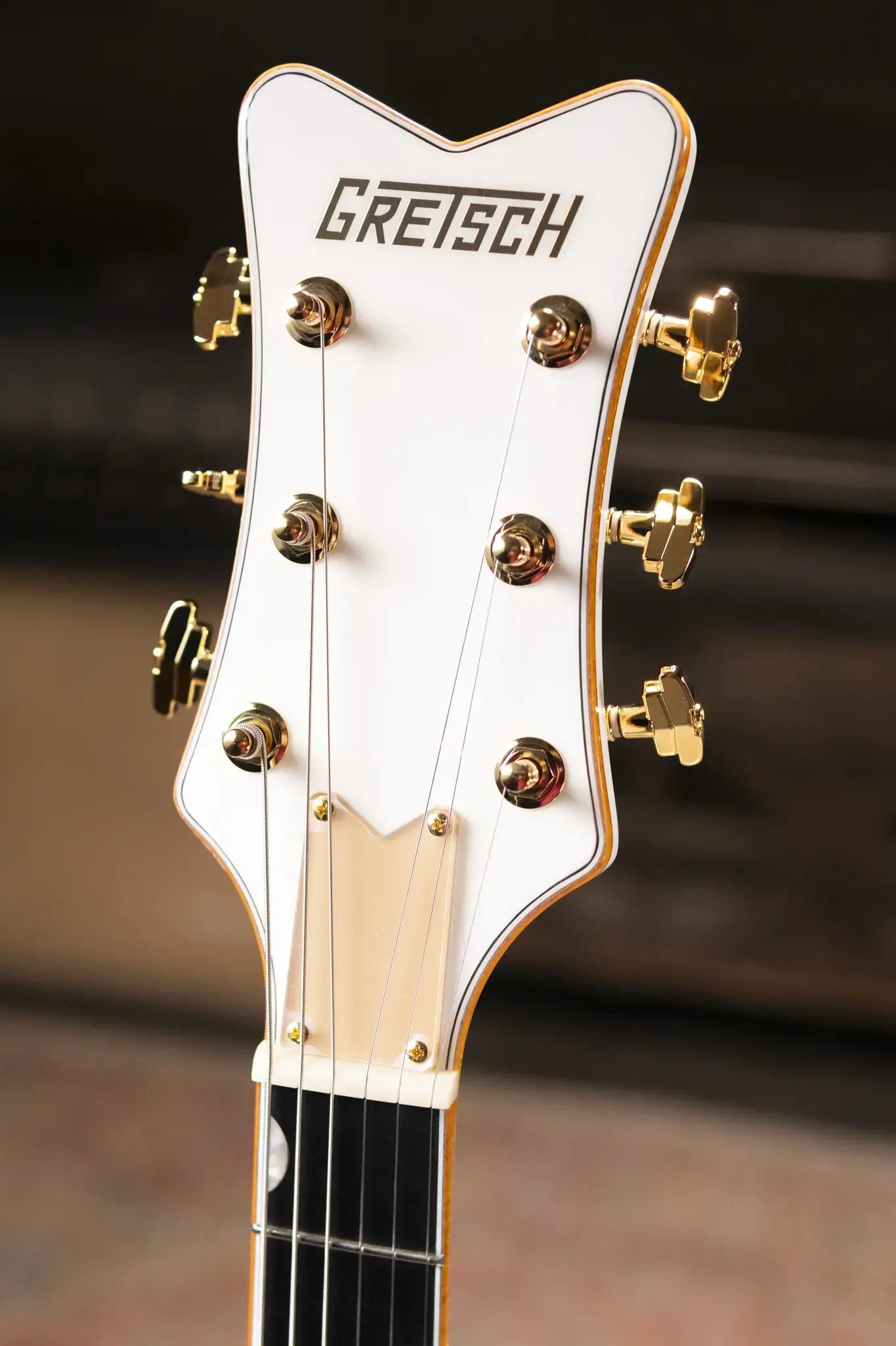 Gretsch Synchromatic Falcon Hollow Body Single-Cut with Bigsby Electric Guitar - Snowcrest White with Hardshell Case