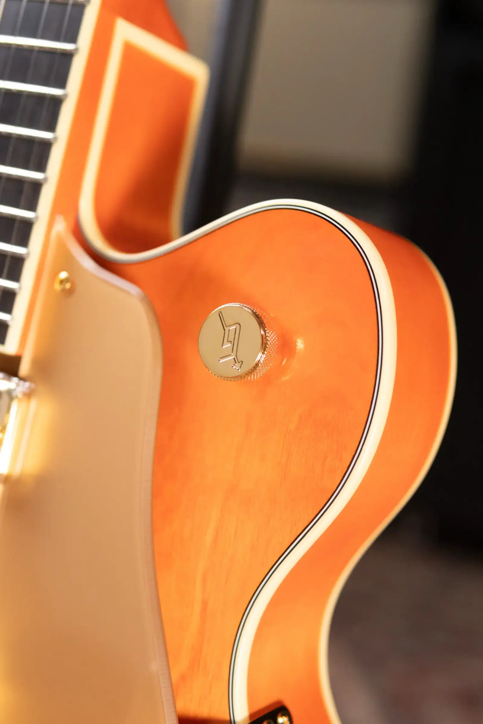 Gretsch Synchromatic Nashville Hollow Body Single-Cut with Bigsby Electric Guitar - 50's Orange Stain with Hardshell Case