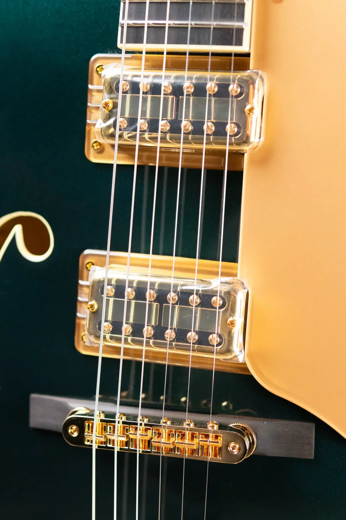 Gretsch Synchromatic Nashville Hollow Body Single-Cut with Bigsby Electric Guitar - Cadillac Green with Hardshell Case