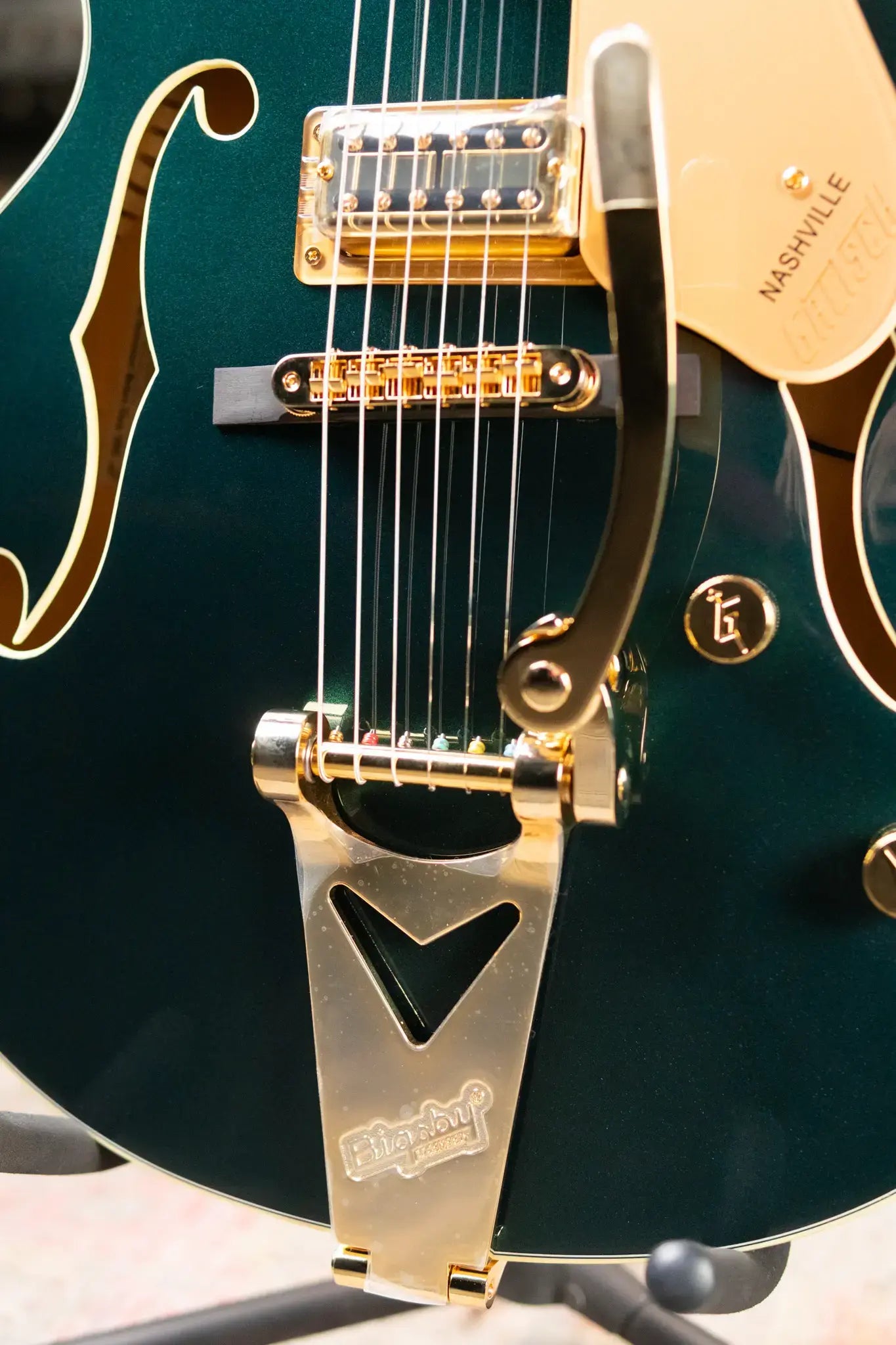 Gretsch Synchromatic Nashville Hollow Body Single-Cut with Bigsby Electric Guitar - Cadillac Green with Hardshell Case
