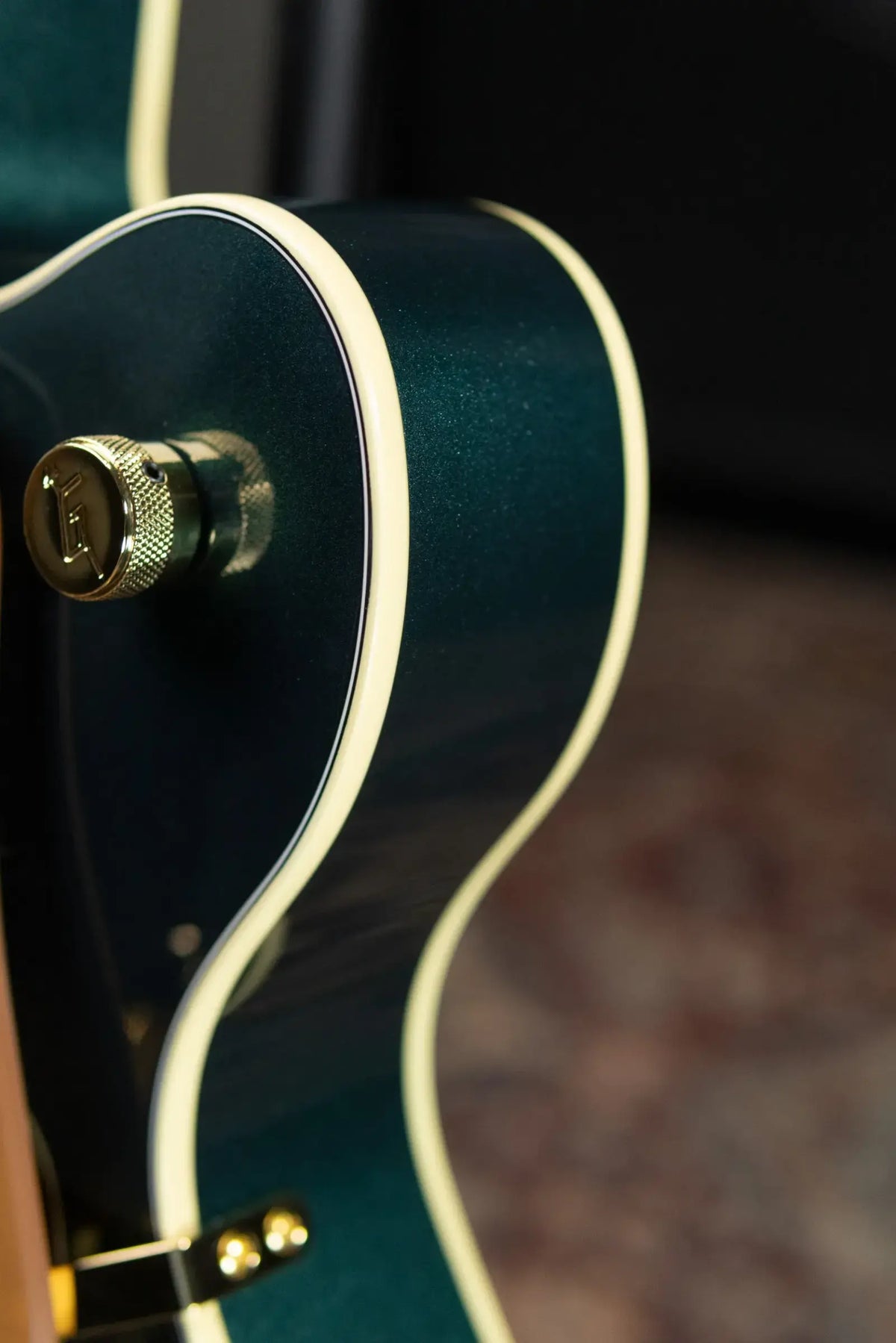 Gretsch Synchromatic Nashville Hollow Body Single-Cut with Bigsby Electric Guitar - Cadillac Green with Hardshell Case