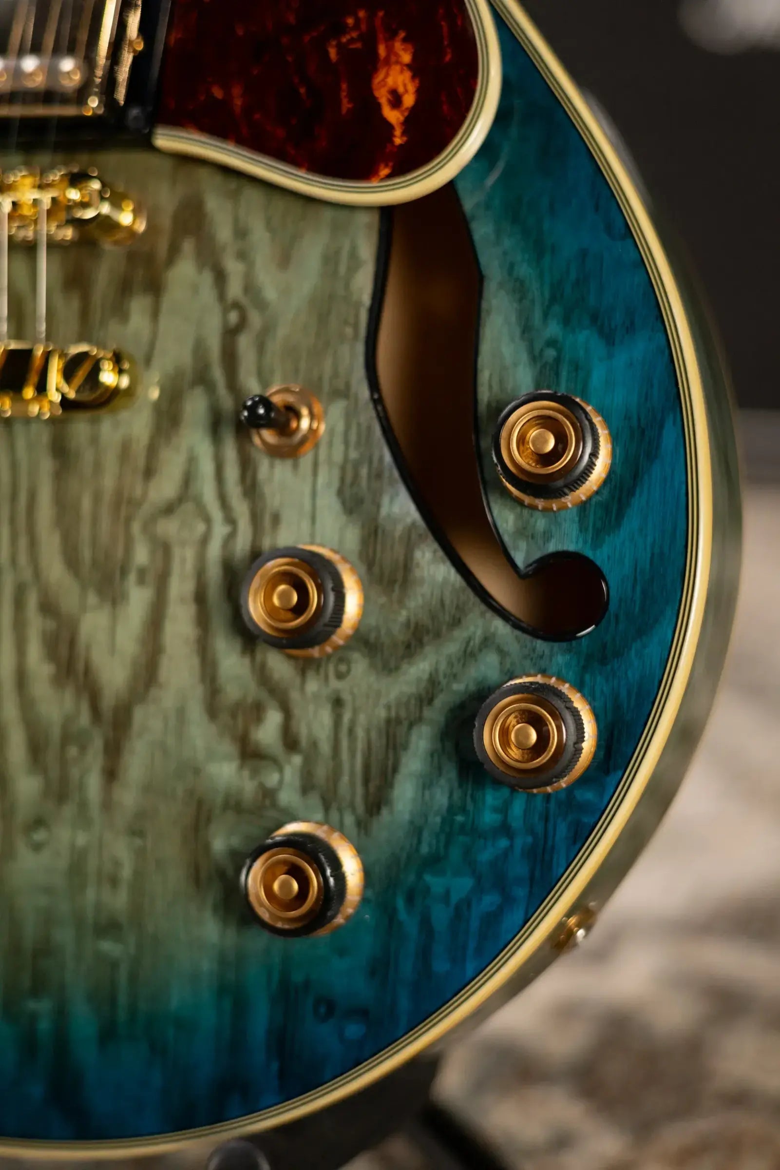 Ibanez AM93QAJBB Artcore Expressionist Semi-Hollow Electric Guitar - Jet Blue Burst