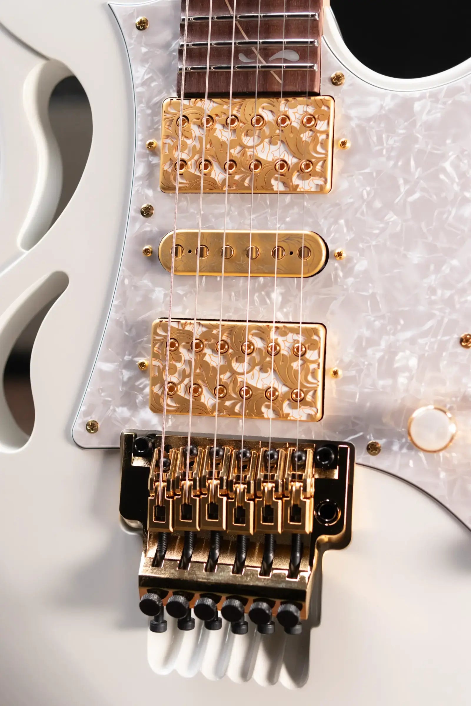 Ibanez PIA3761SLW Steve Vai Signature Electric Guitar Stallion White with Hardshell Case - Used