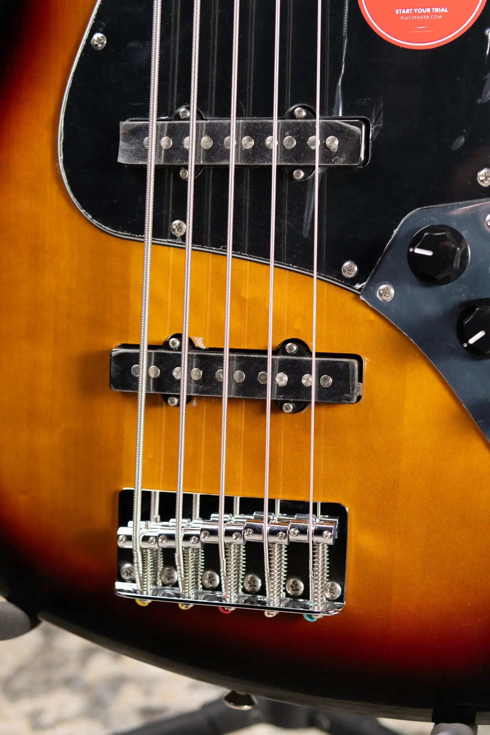 Squier Affinity Series Jazz Bass V - 3-Color Sunburst