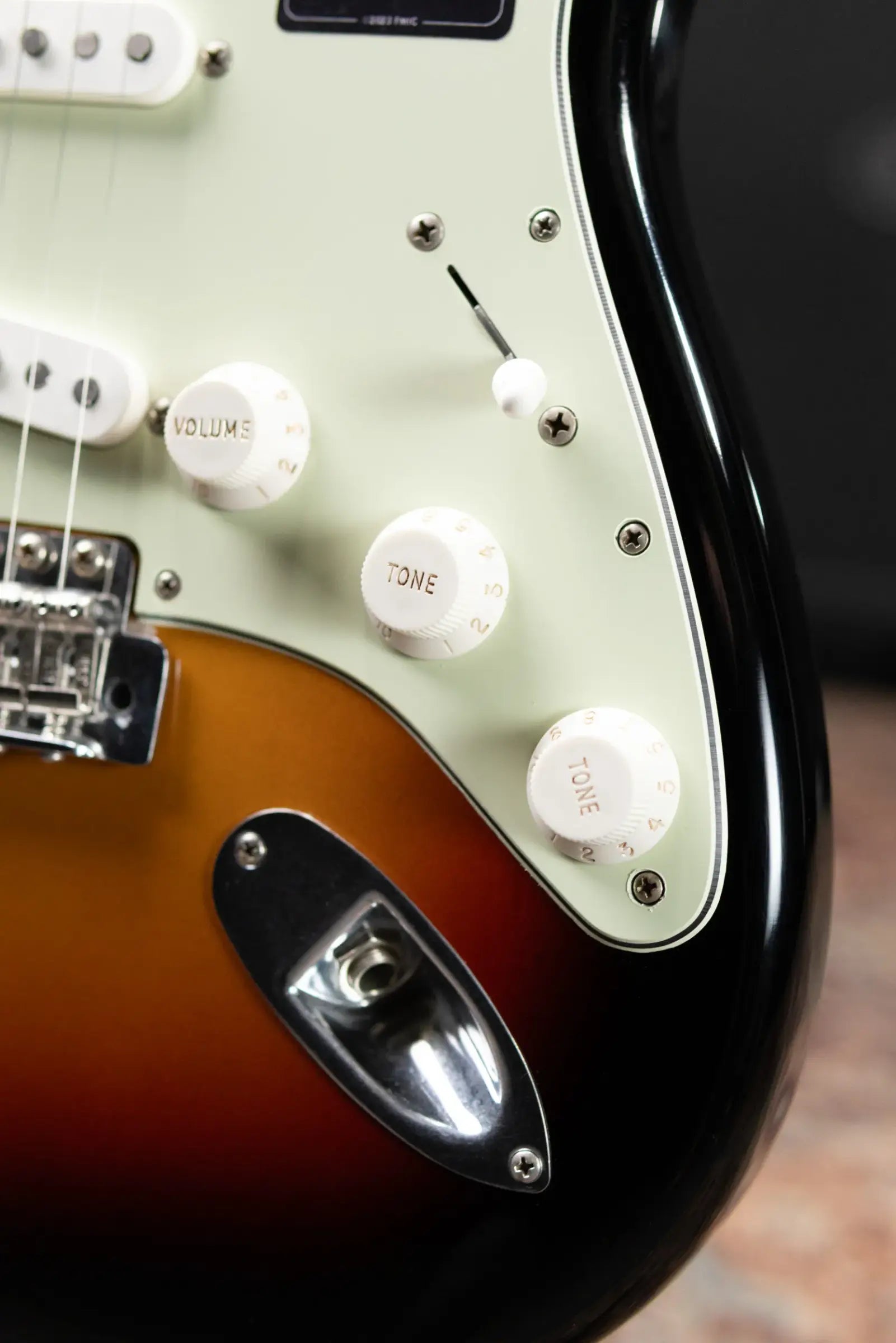 Fender Dealer Exclusive Vintera Road Worn '60s Stratocaster, Rosewood Fingerboard Electric Guitar - 3-Color Sunburst with Hardshell Case
