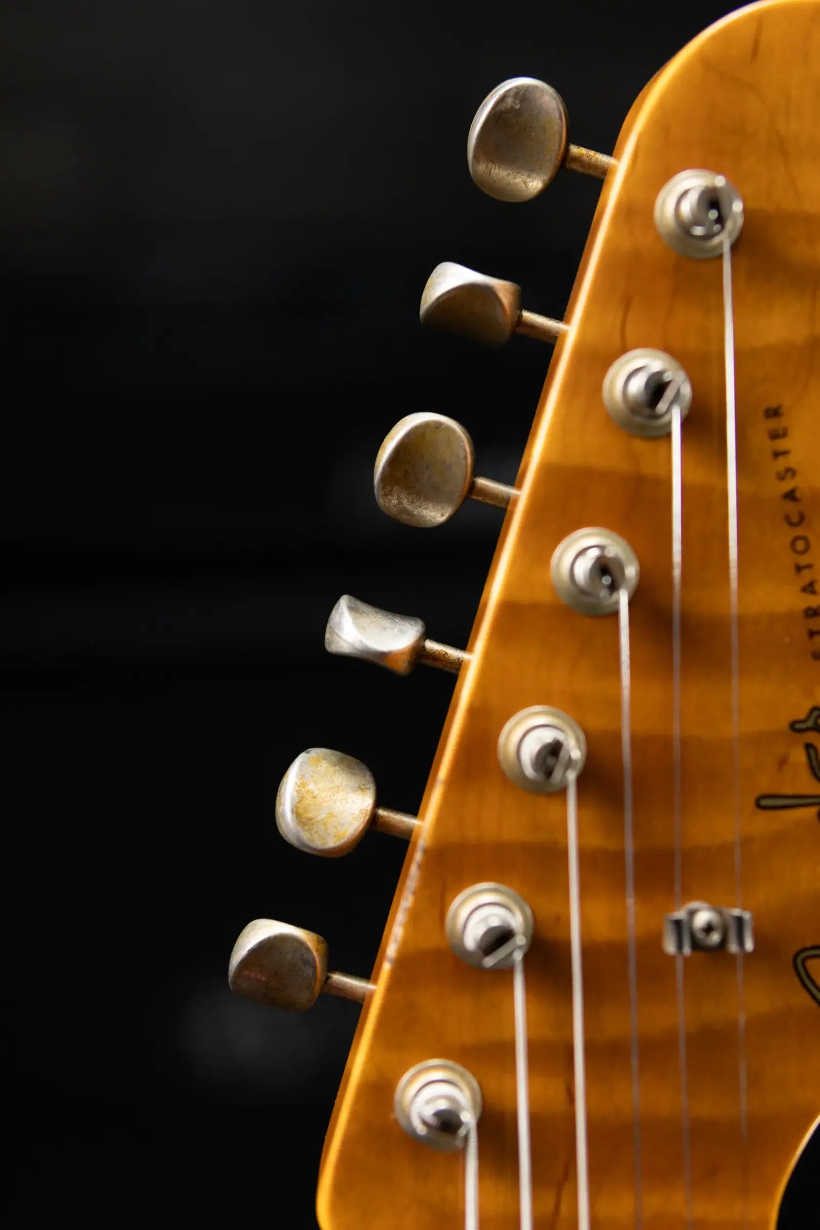 Fender Custom Shop '60 Stratocaster Heavy Relic Electric Guitar - Super Faded Fiesta Red over 3-Tone Burst with Hardshell Case