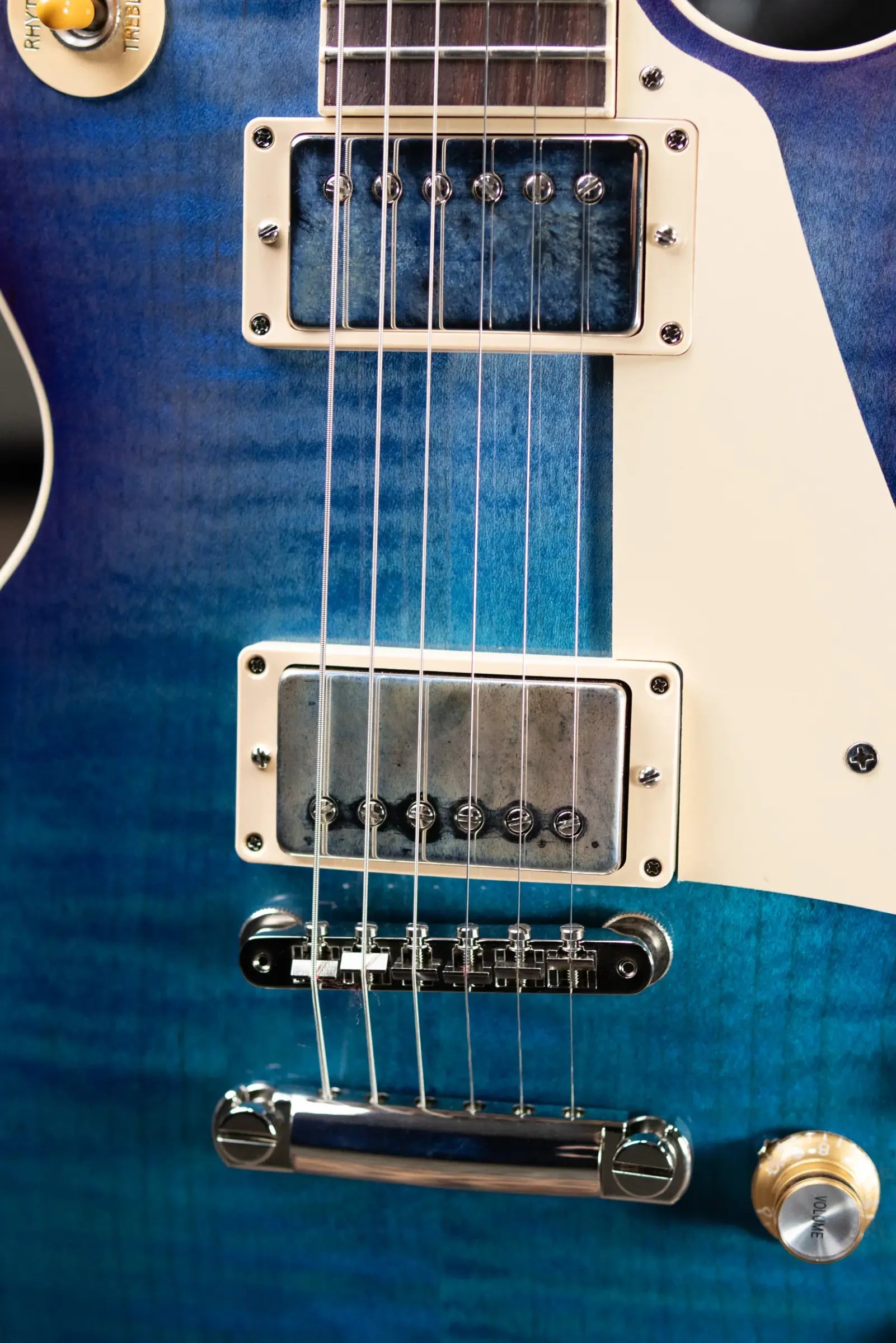 Gibson Les Paul Standard '60s Figured Top Electric Guitar - Blueberry Burst with Hardshell Case