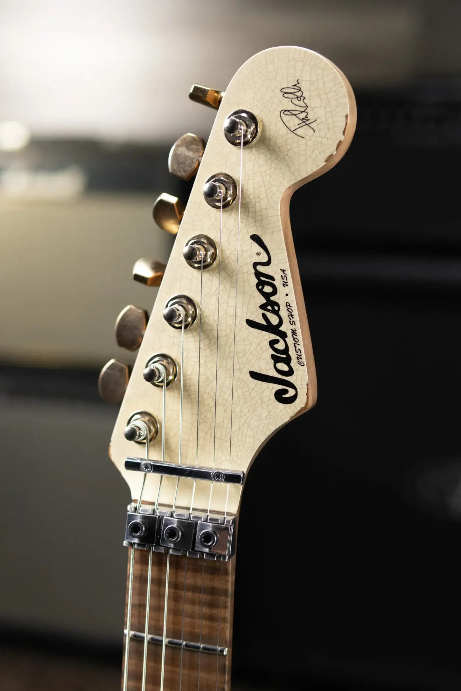 Jackson Custom Shop Special Edition PC1 Phil Collen Signature HSS FR84 Electric Guitar - Nitro Tour Relic Vanilla Shake with Hardshell Case