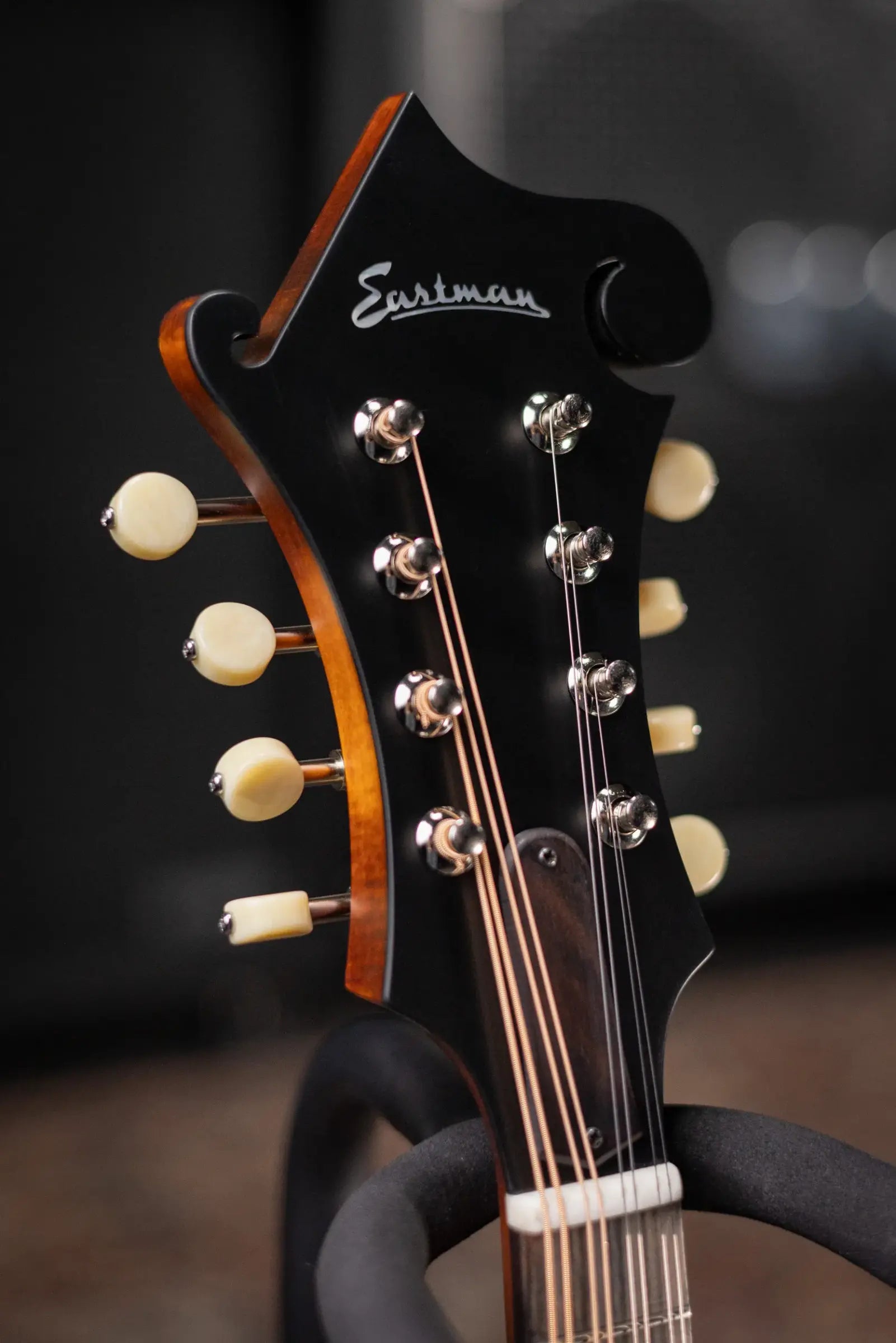 Eastman MD315 F-Style Wide Neck Mandolin - Amberburst with Gig Bag