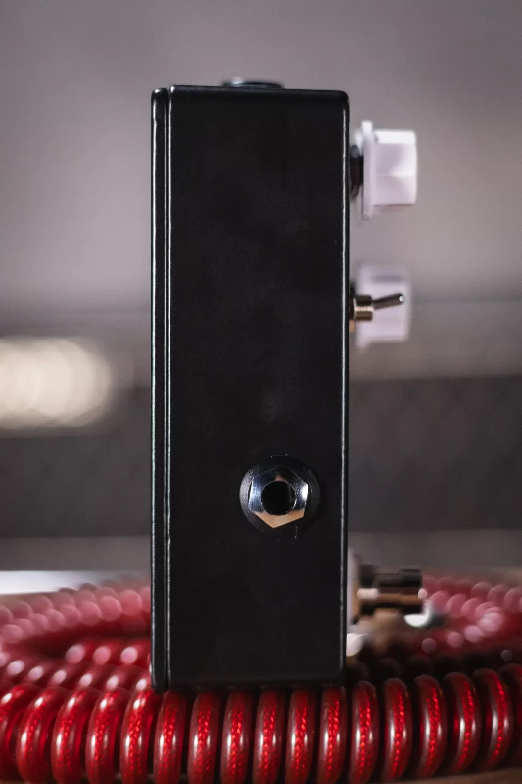 JHS Haunting Mids EQ and Mid Boost Pedal