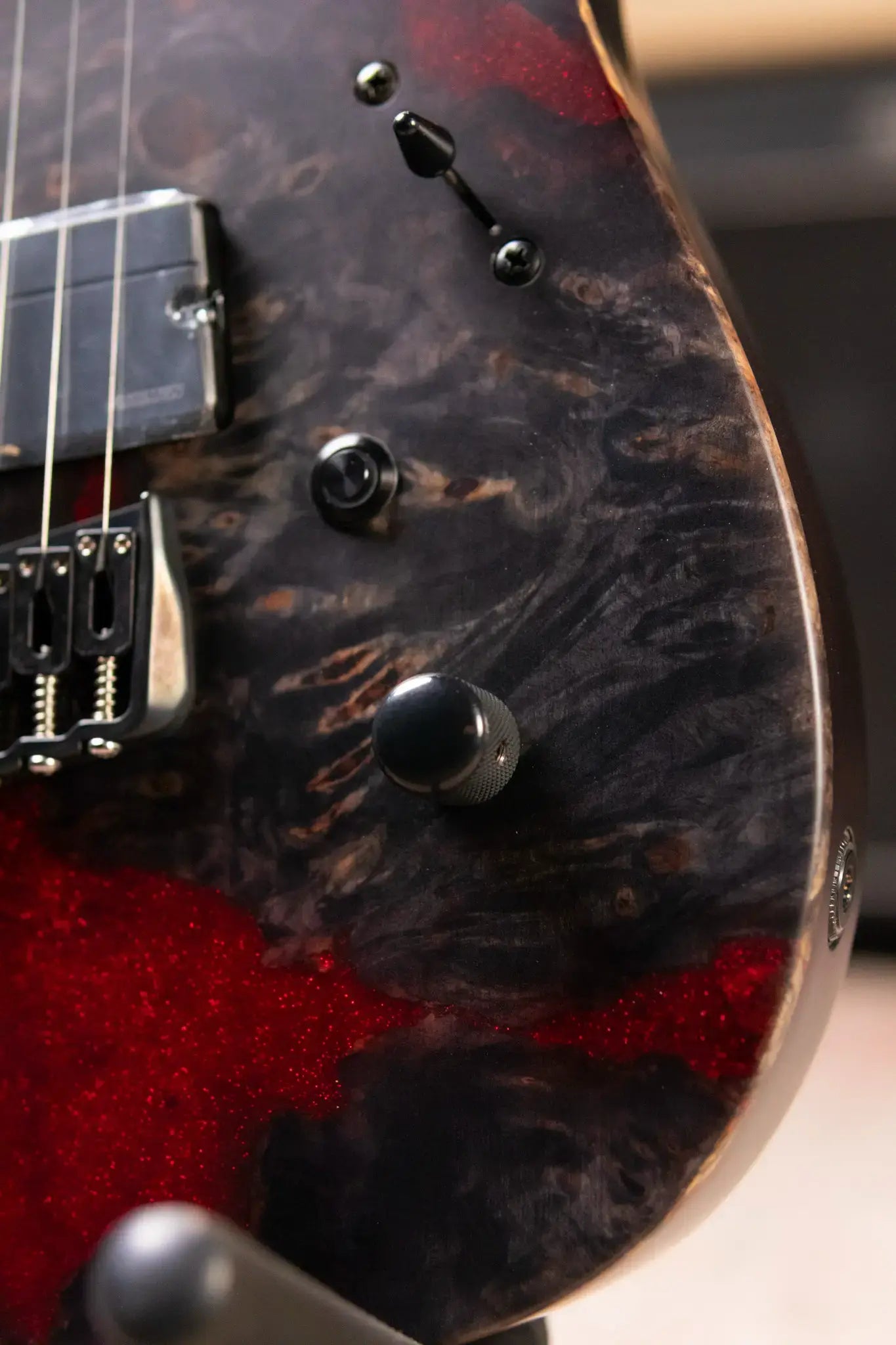 Legator N8FX-BW 8-String Multi-Scale Electric Guitar - Black Widow with Gig Bag