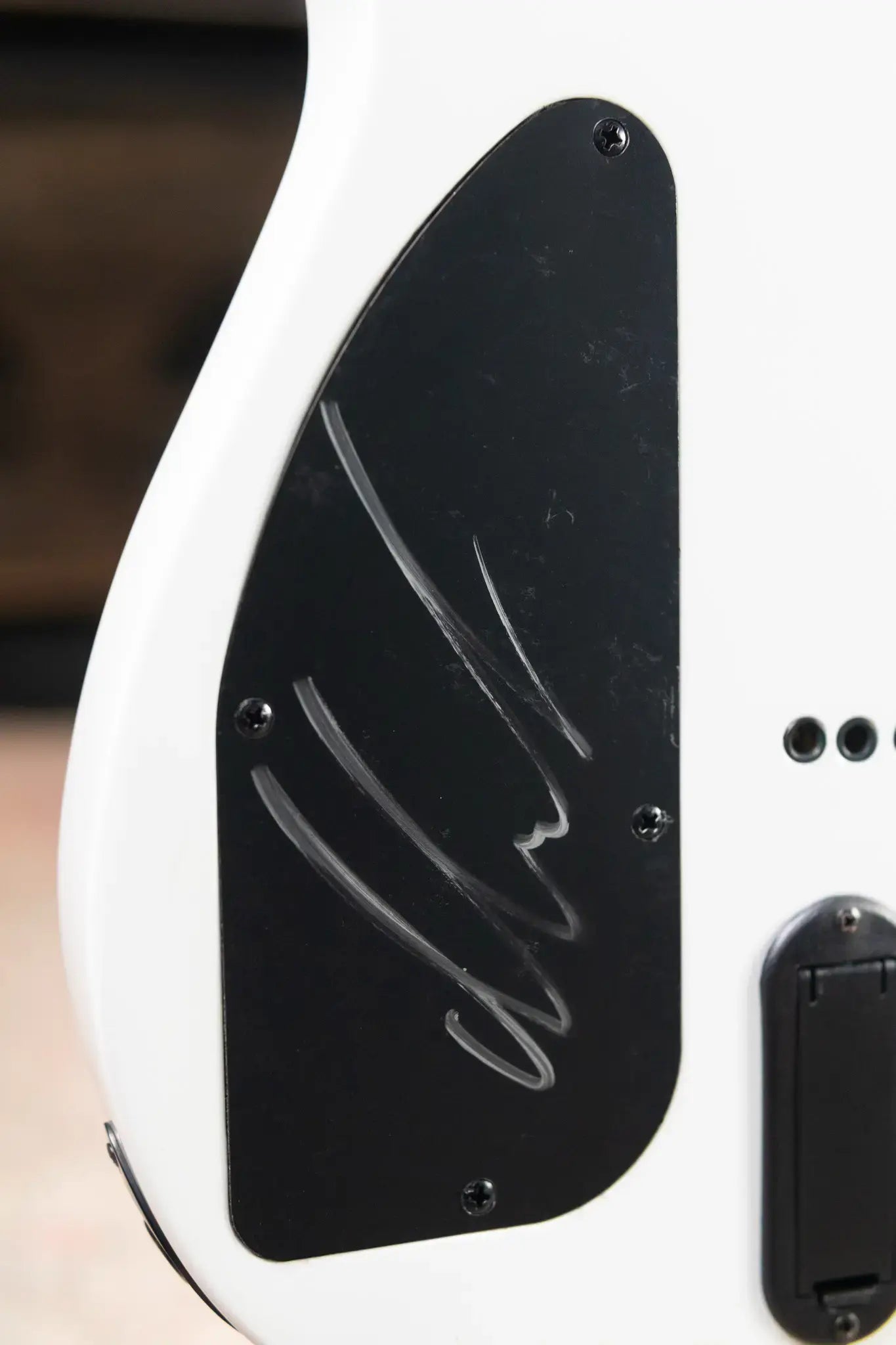 Legator Ninja N7 Slaughter 7-String Electric Guitar - Bonebreaker White with Gig Bag