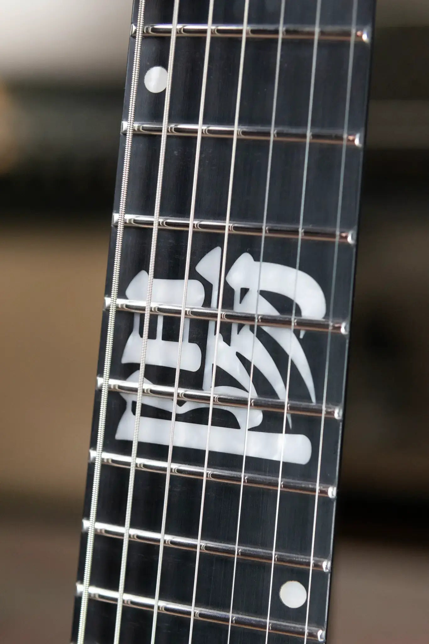 Legator Y07 7-String Electric Guitar - Silver with Gig Bag