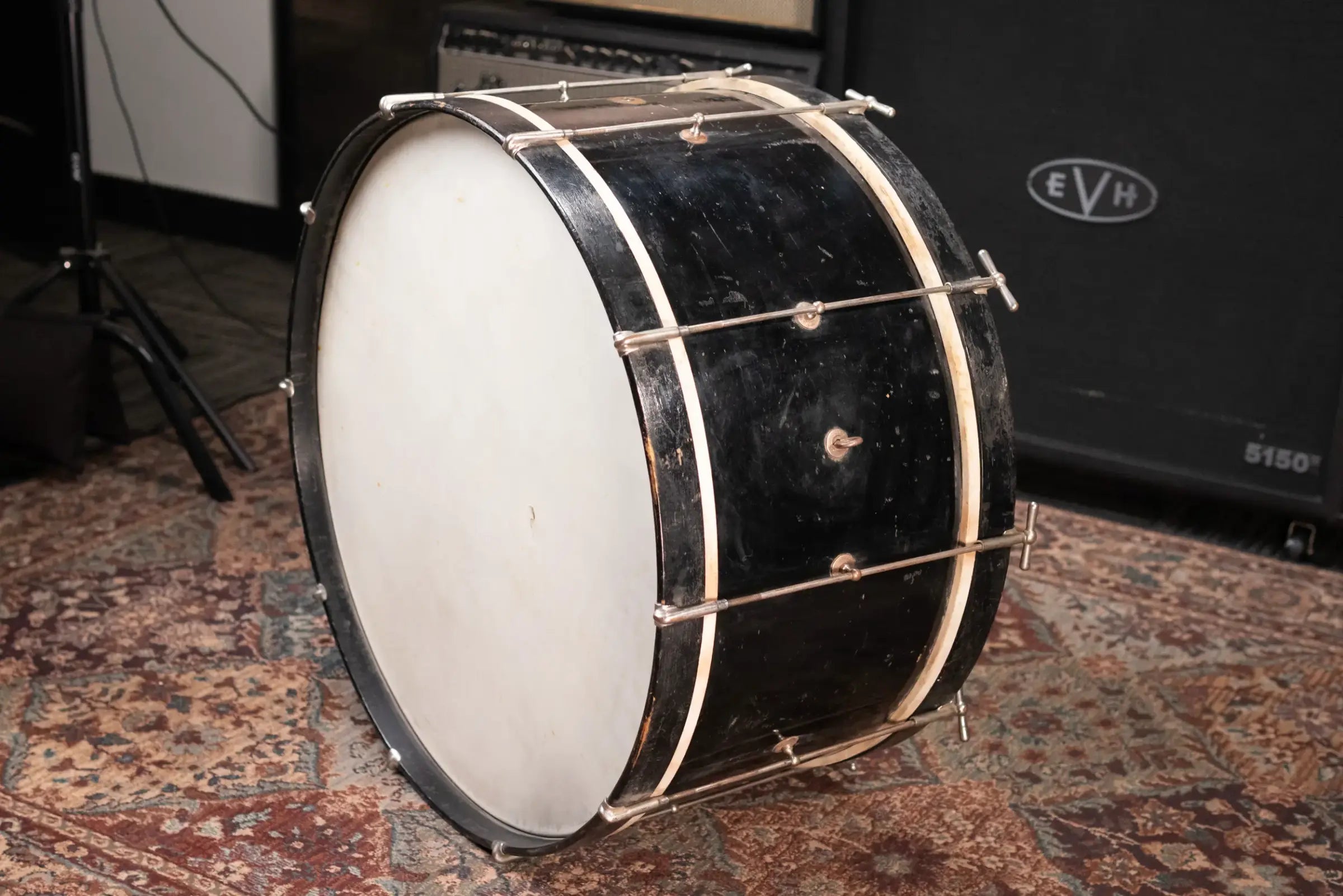 Ludwig 1920's 26"x11" Bass Drum with Original Heads - Black