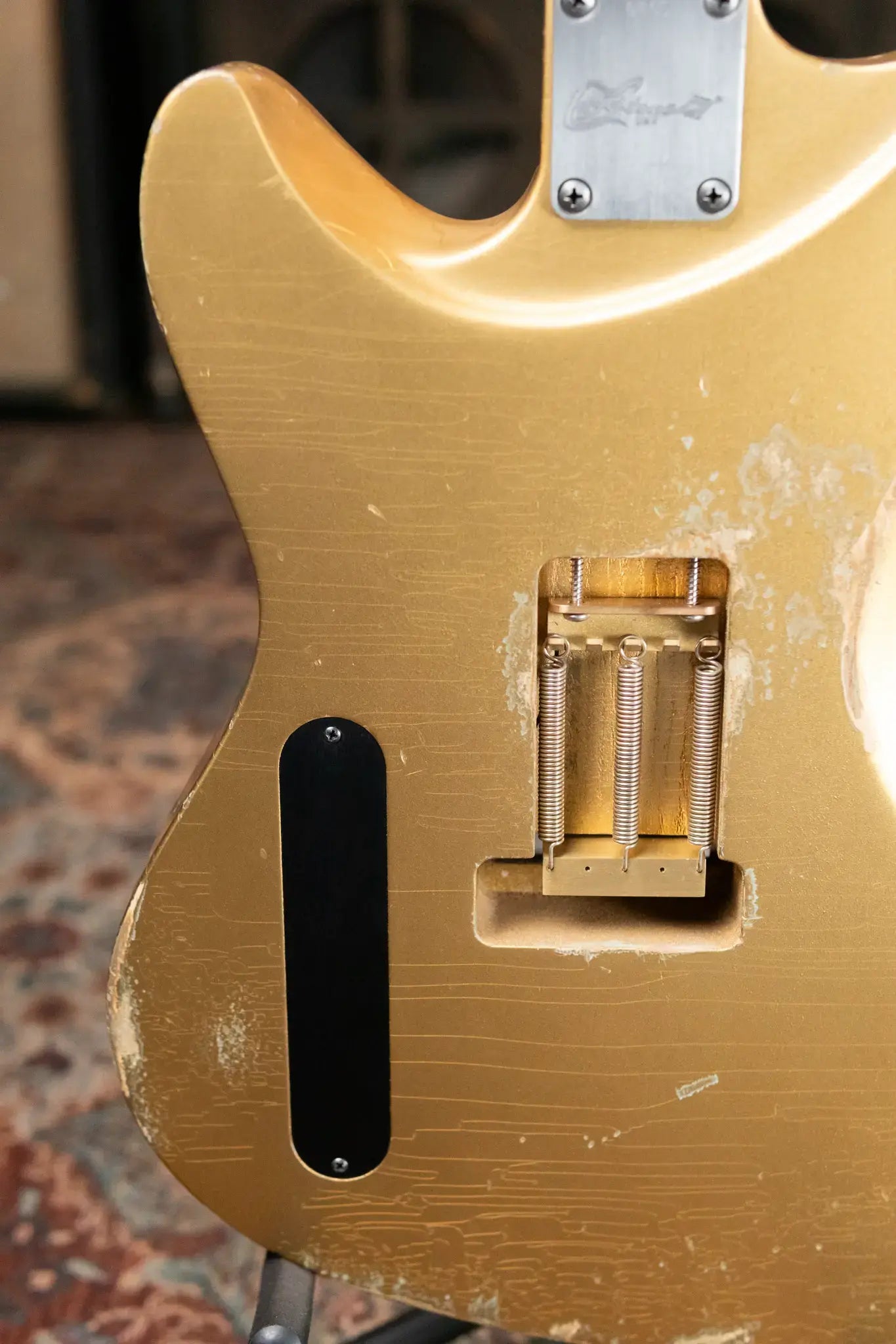 Luxxtone Calavera - Gold with Hardshell Case