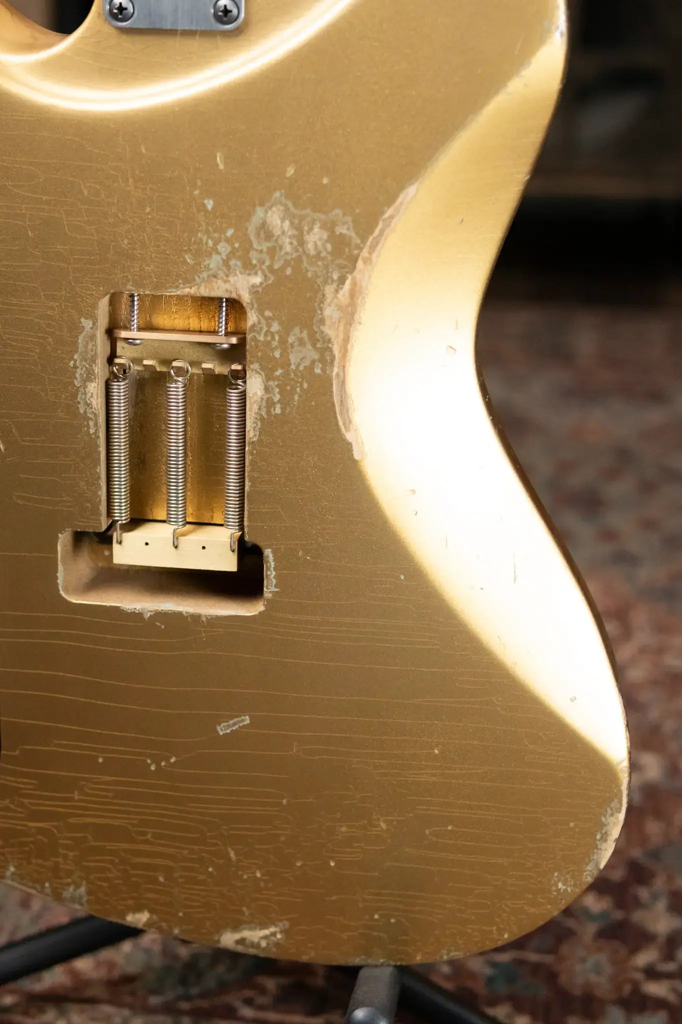 Luxxtone Calavera - Gold with Hardshell Case