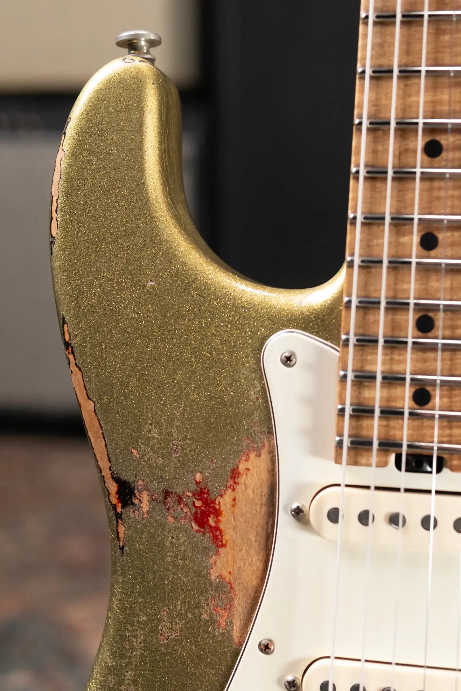 Luxxtone Choppa S HSS Electric Guitar - Gold Sparkle over 3-Tone Sunburst with Hardshell Case