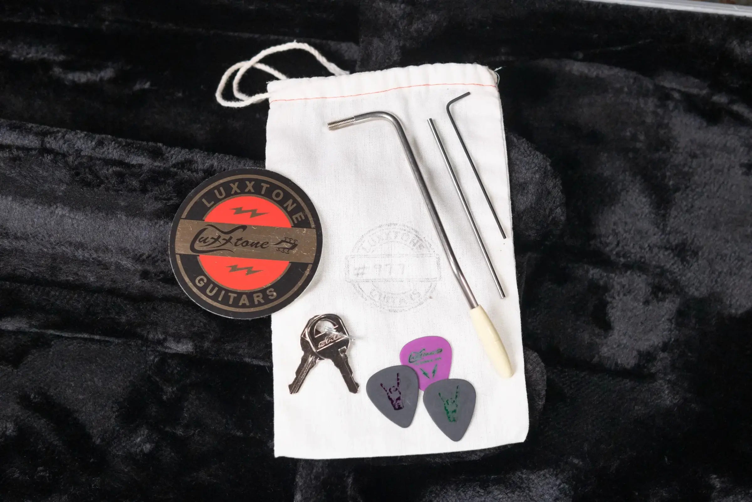 Luxxtone Choppa S HSS Electric Guitar - Gold Sparkle over 3-Tone Sunburst with Hardshell Case