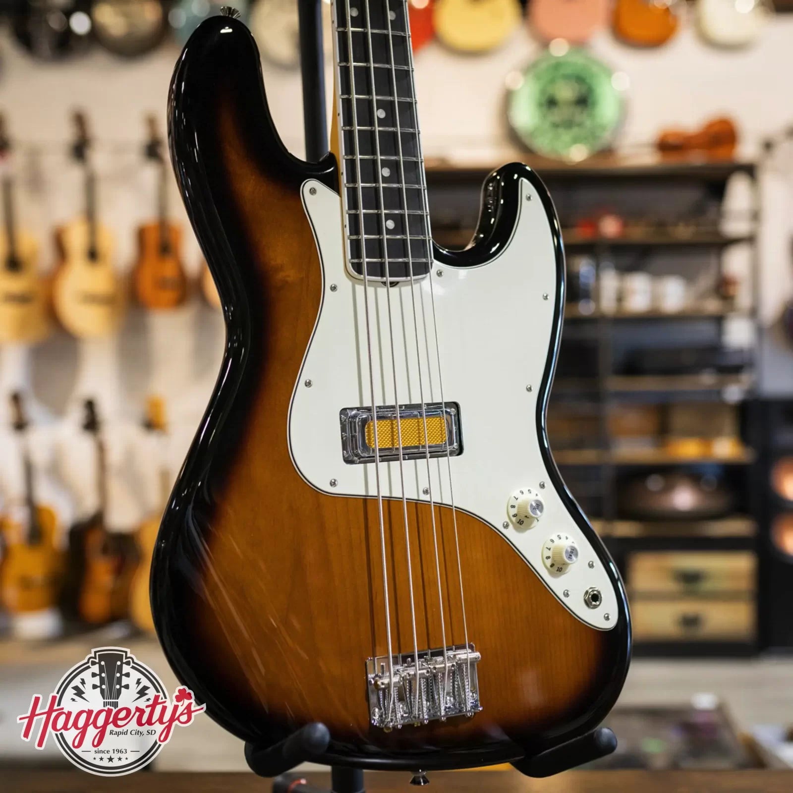 Fender Gold Foil Jazz Bass, Ebony Fingerboard, 2-Color Sunburst - Deluxe Gig Bag - Floor Model