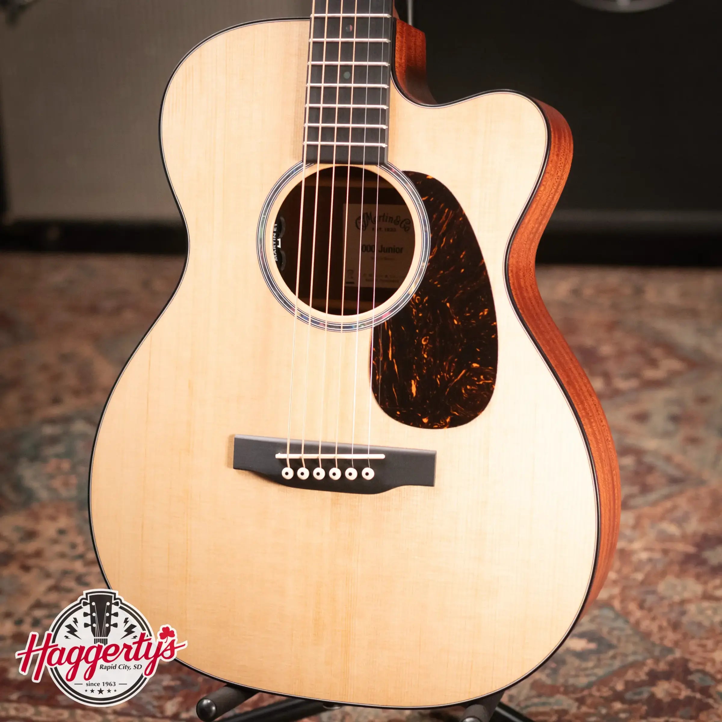 Martin 000C Jr-E Acoustic/Electric Guitar with Gig Bag