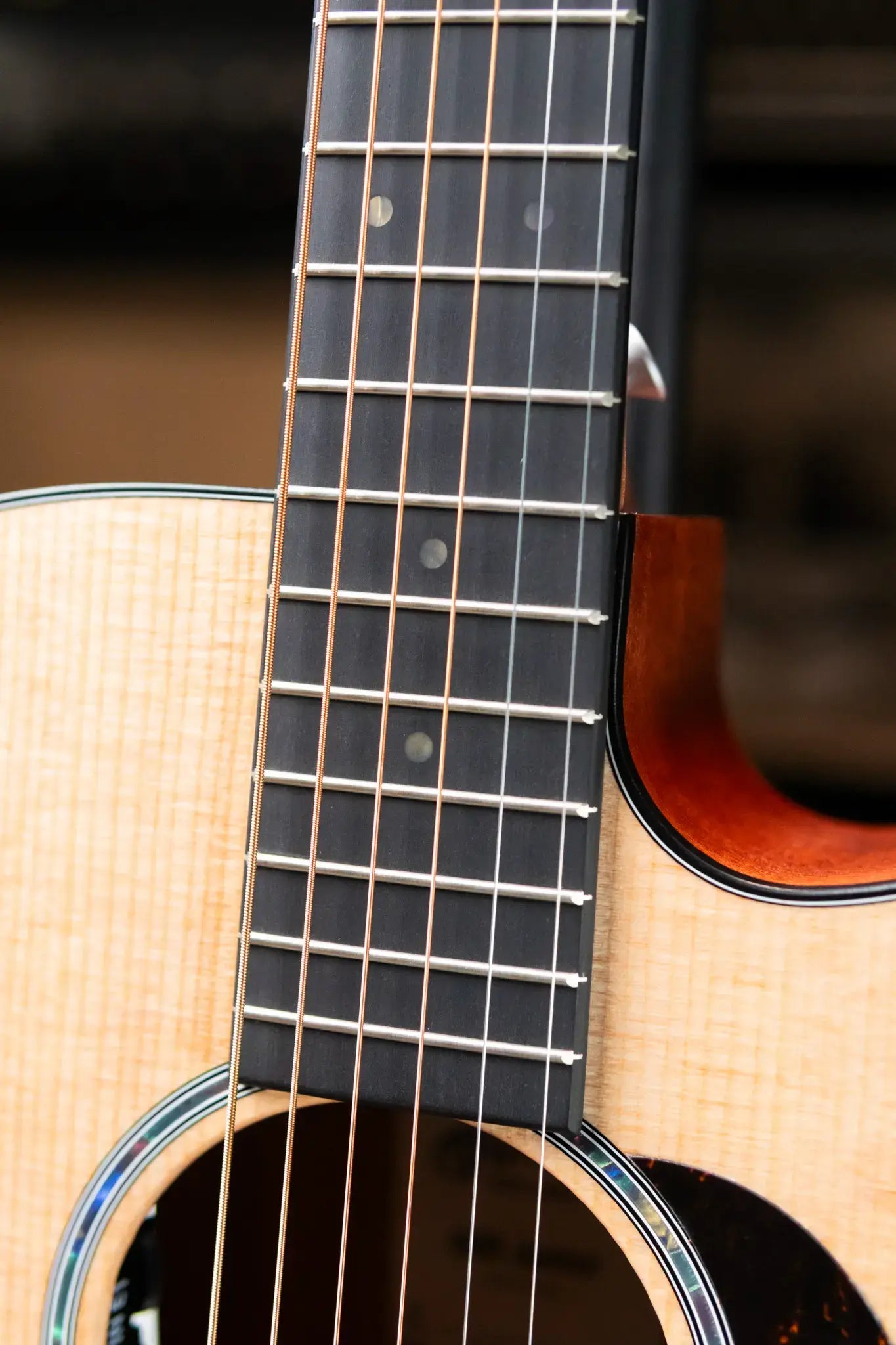 Martin 000C Jr-E Acoustic/Electric Guitar with Gig Bag
