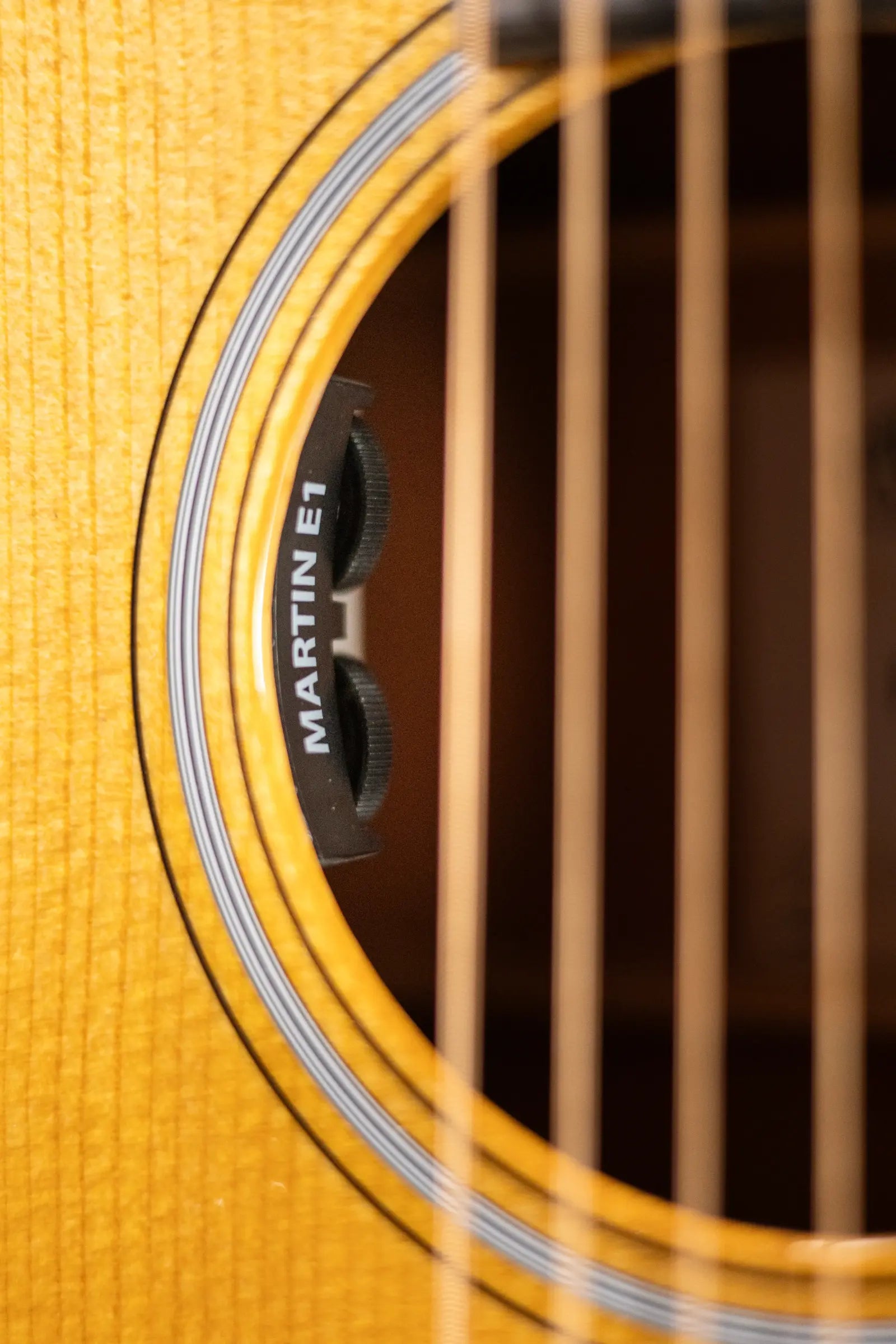 Martin 000E Retro Plus Acoustic/Electric Guitar with Gig Bag