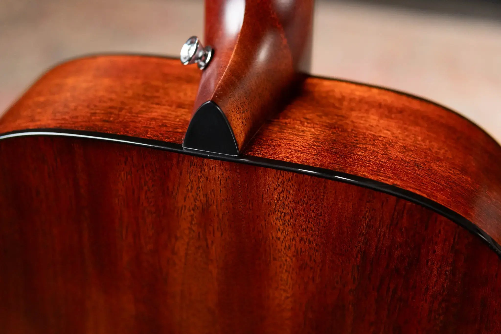 Martin 000E Retro Plus Acoustic/Electric Guitar with Gig Bag