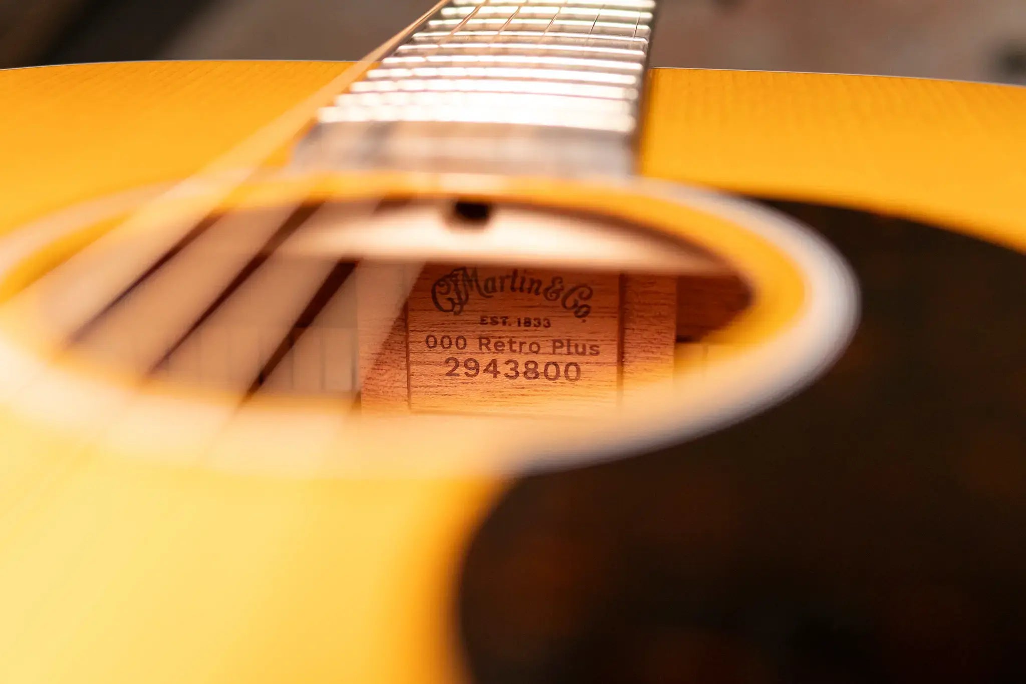 Martin 000E Retro Plus Acoustic/Electric Guitar with Gig Bag