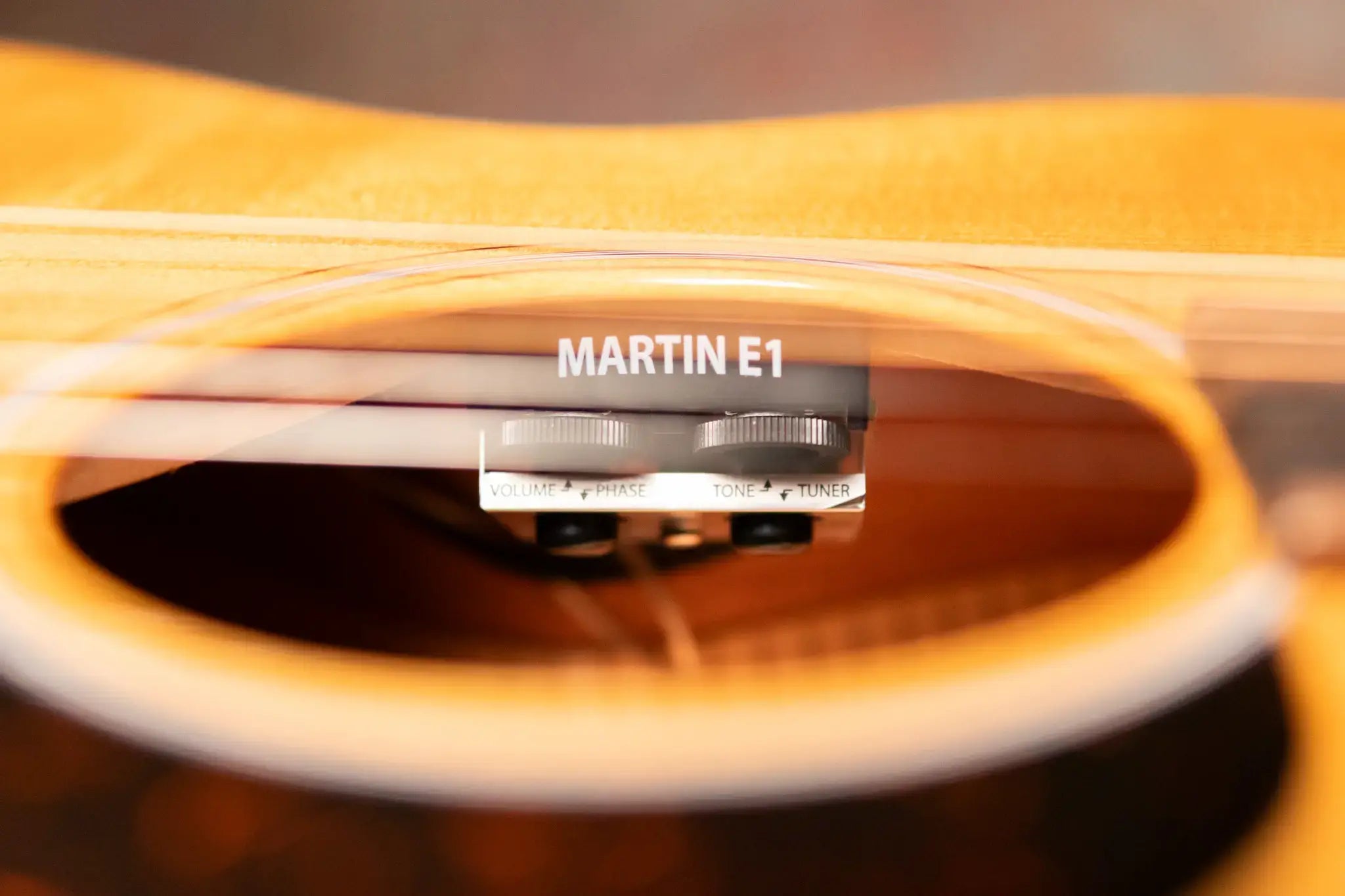 Martin 000E Retro Plus Acoustic/Electric Guitar with Gig Bag