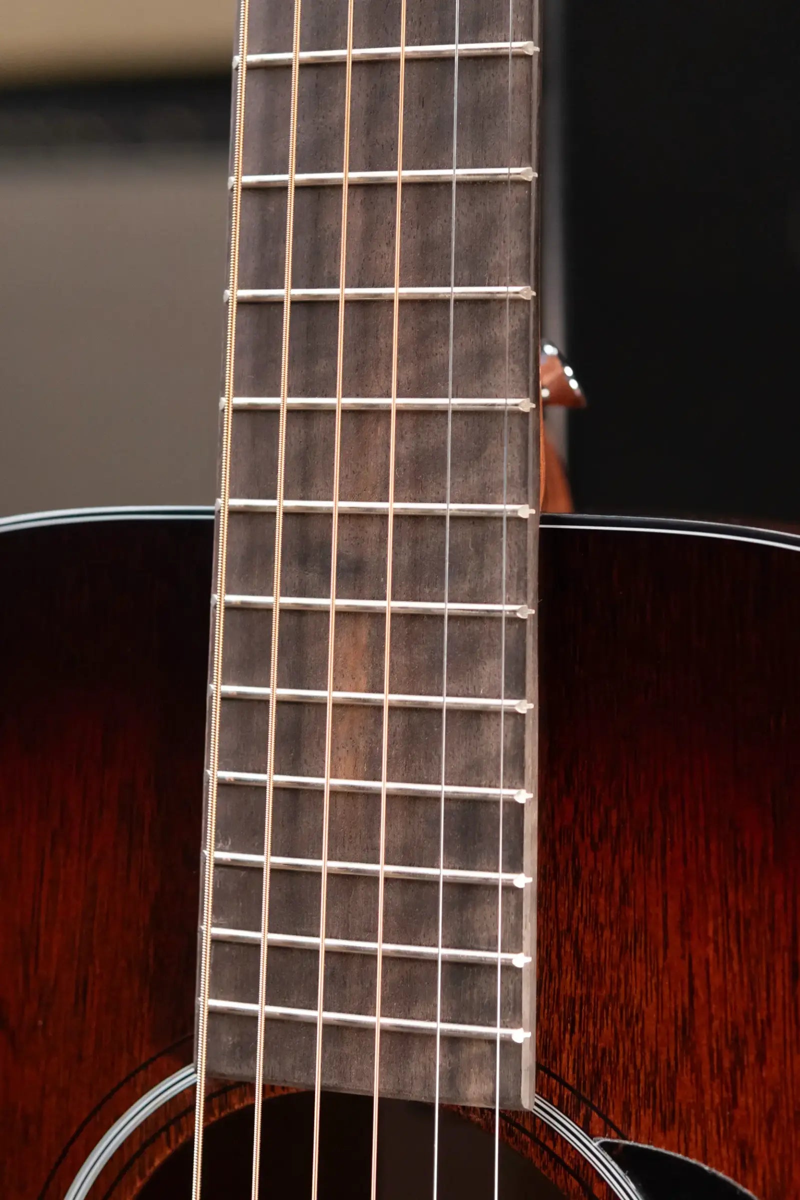 Martin 000Jr-E Jeff Tweedy Signature Acoustic/Electric Guitar with Gig Bag