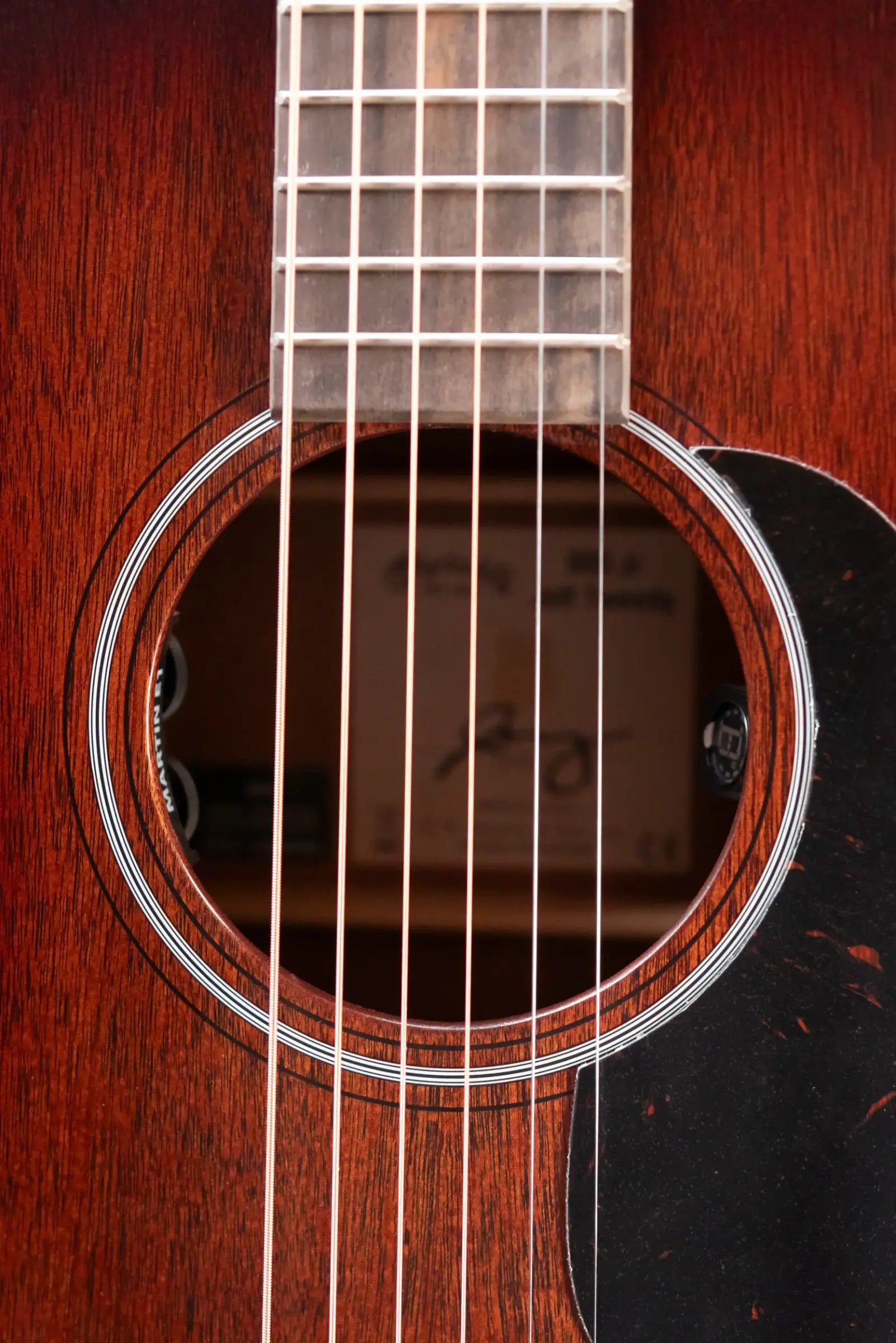 Martin 000Jr-E Jeff Tweedy Signature Acoustic/Electric Guitar with Gig Bag