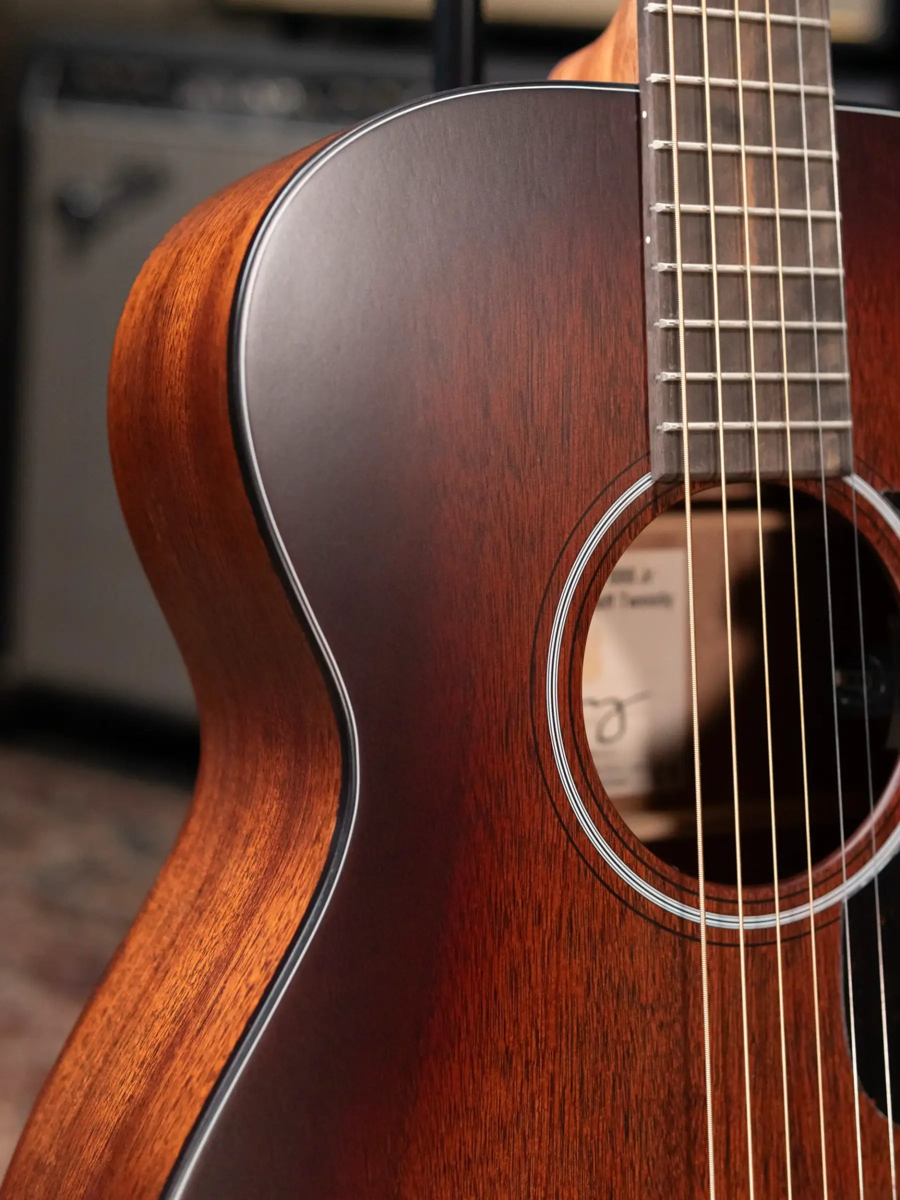 Martin 000Jr-E Jeff Tweedy Signature Acoustic/Electric Guitar with Gig Bag