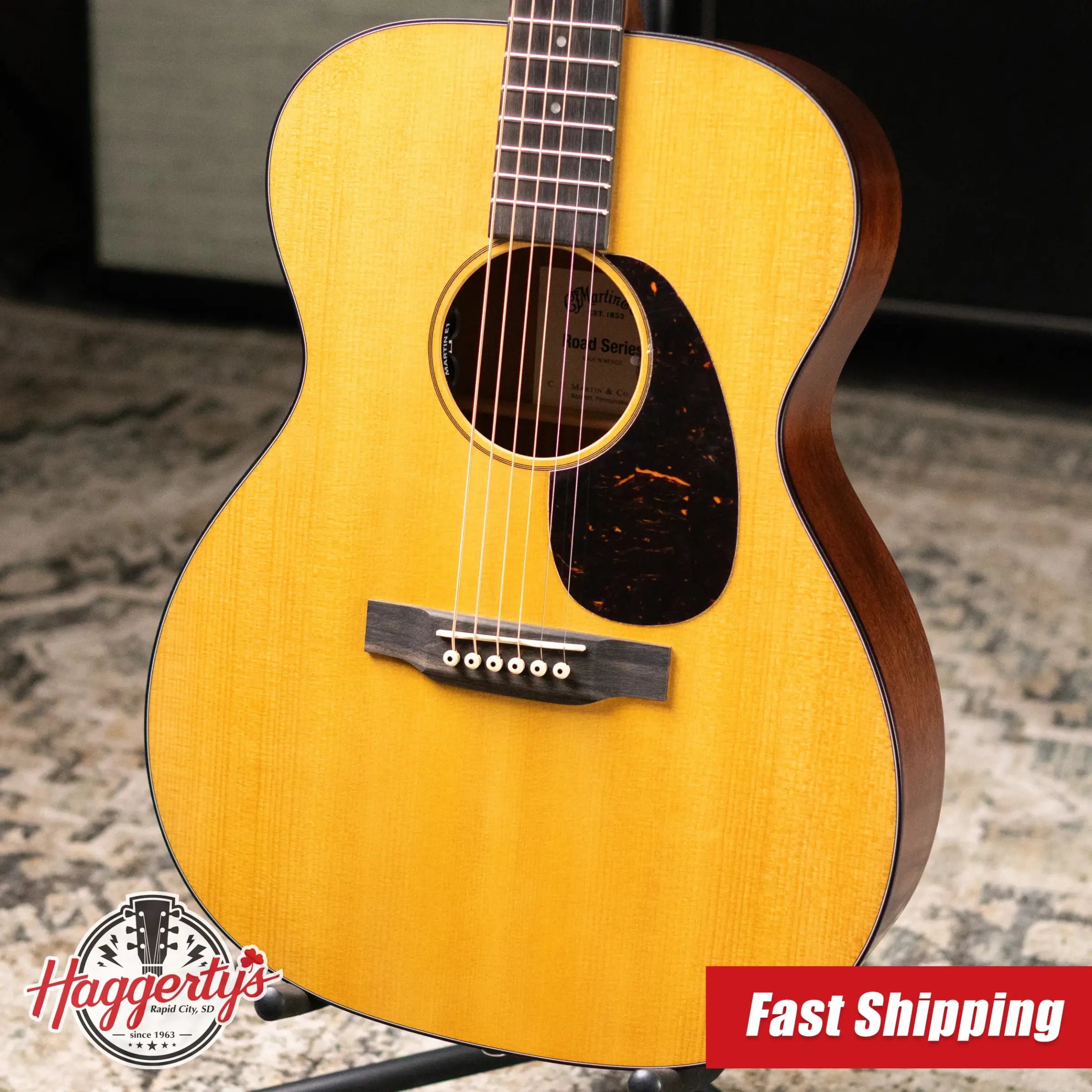 Martin 000-10E Retro Acoustic/Electric Guitar - Spruce/Sapele with Gig Bag
