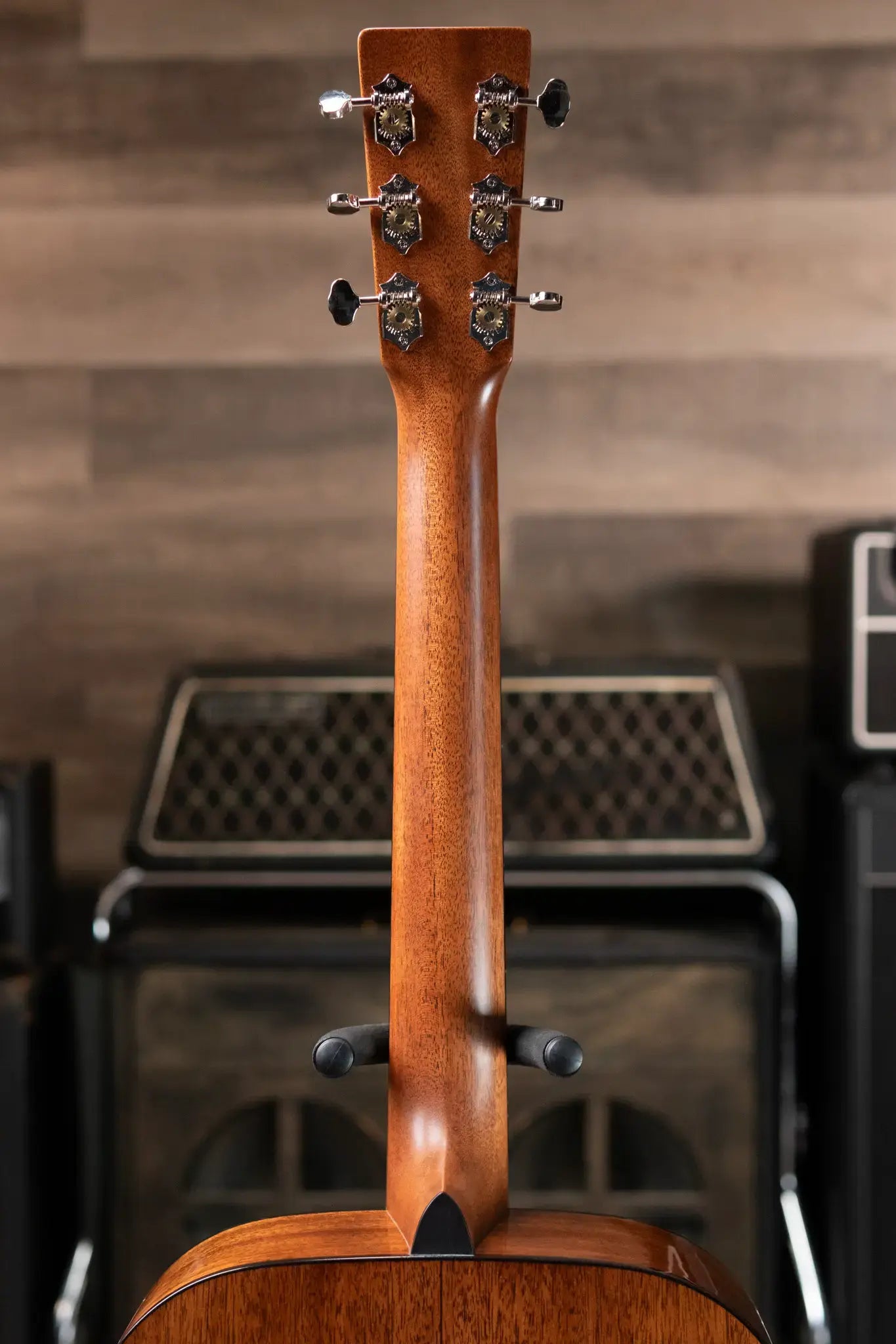Martin 000-18 Acoustic Guitar with Hardshell Case