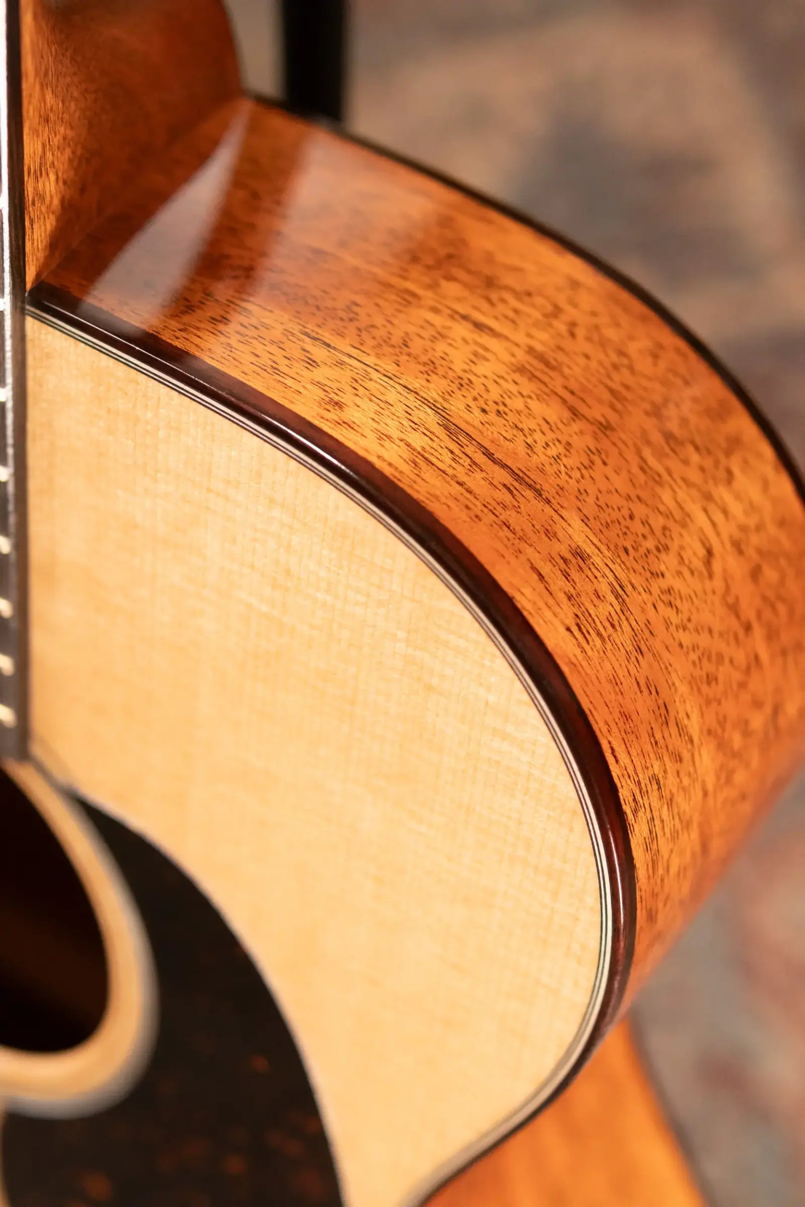 Martin 000-18 Modern Deluxe Acoustic Guitar with Hardshell Case