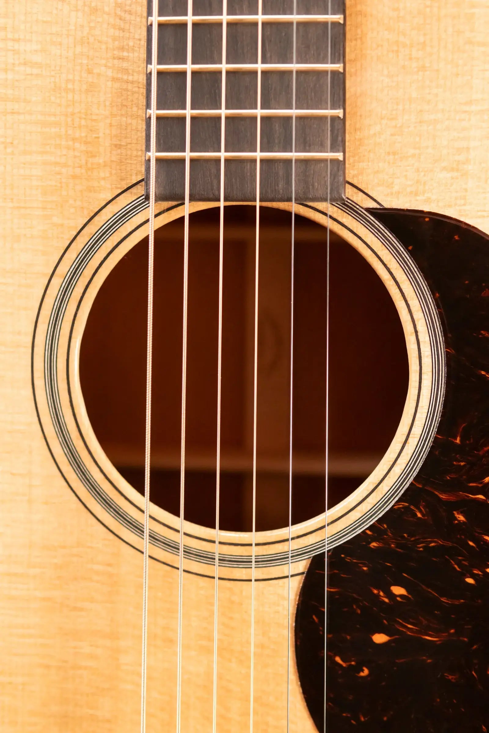 Martin 000-18 Modern Deluxe Acoustic Guitar with Hardshell Case