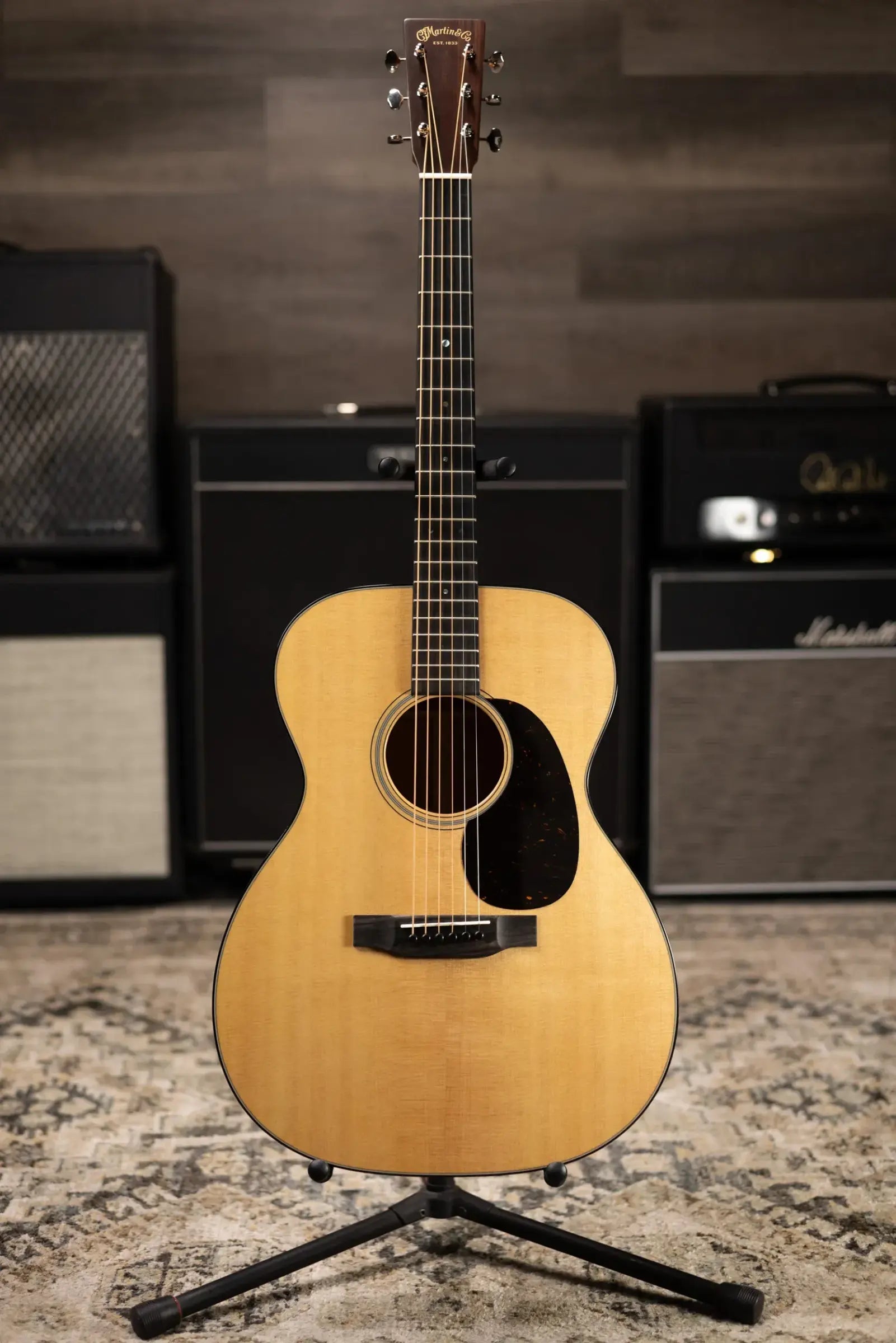 Martin 000-18 Standard Series Acoustic Guitar with Hardshell Case