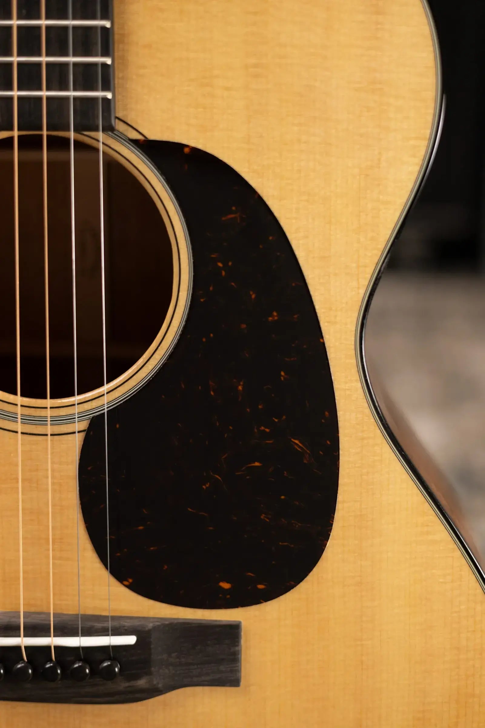 Martin 000-18 Standard Series Acoustic Guitar with Hardshell Case