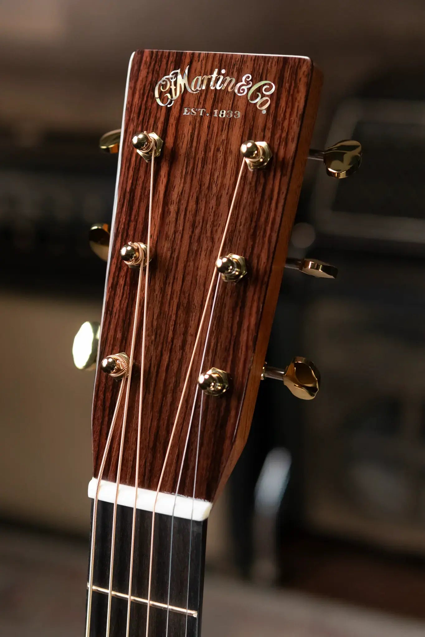 Martin 000-28 Modern Deluxe Acoustic with Hardshell Case