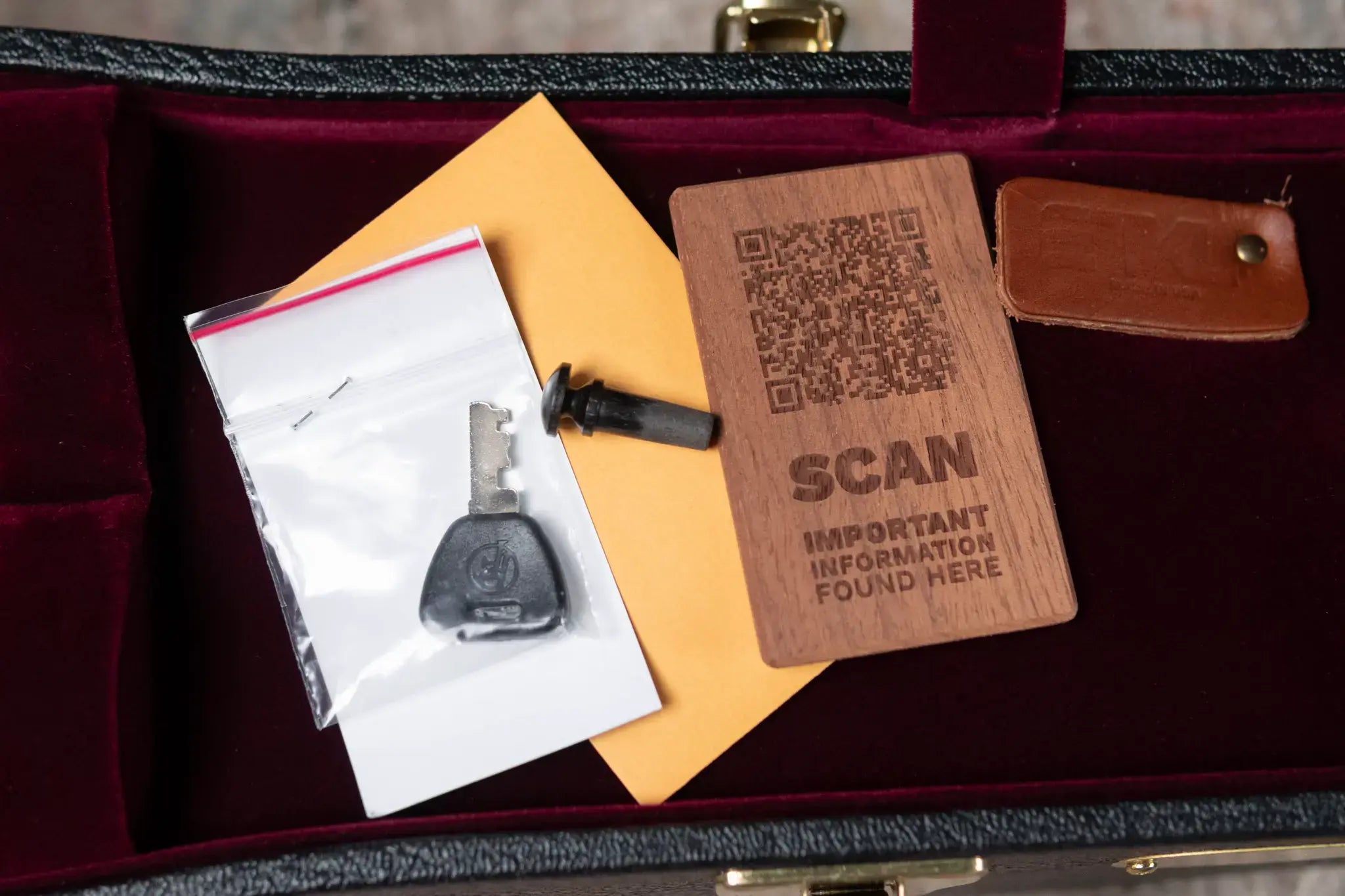 Martin 000-28 Modern Deluxe Acoustic with Hardshell Case