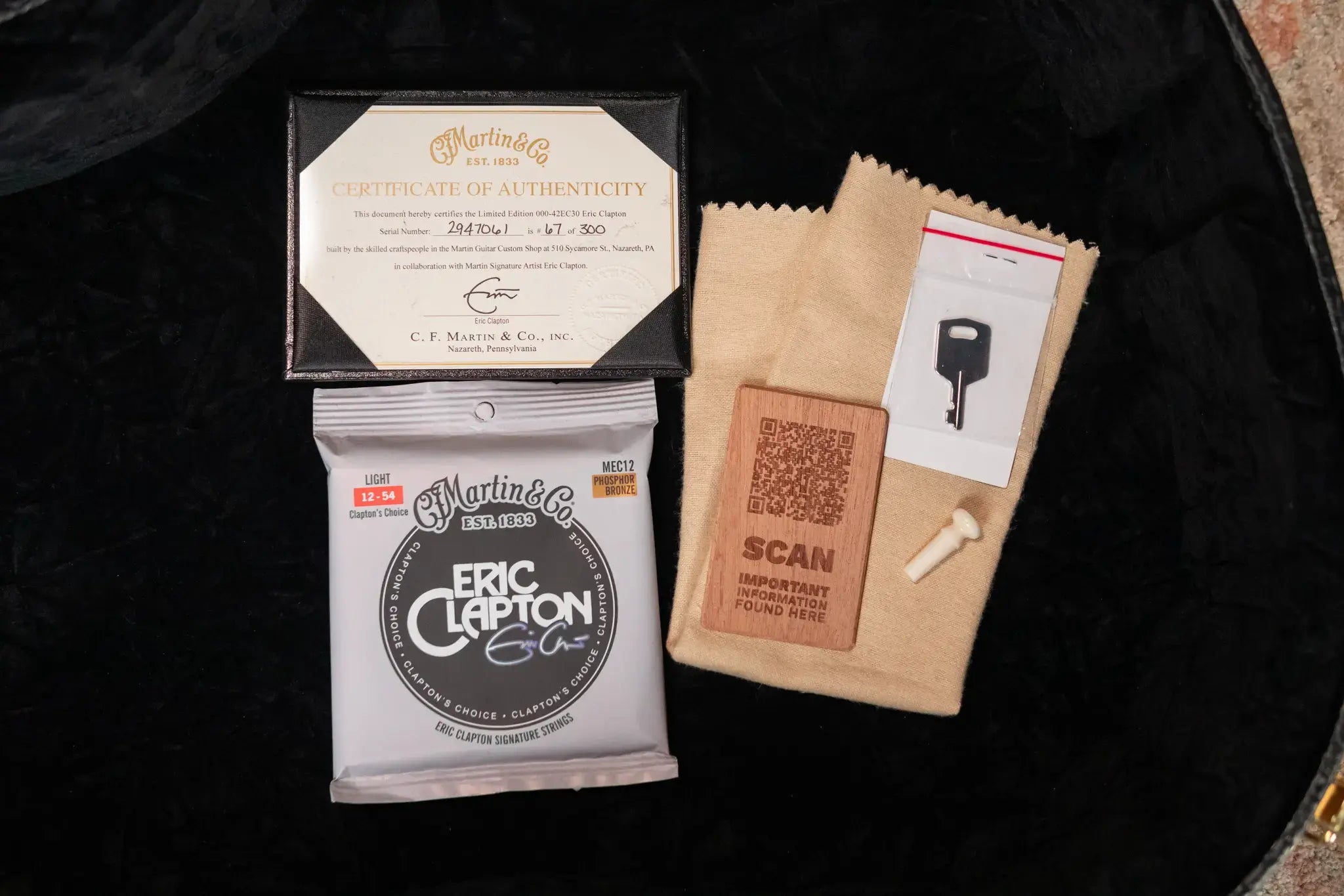 Martin 000-42EC 30th Anniversary Eric Clapton Signature Acoustic Guitar - Antique Toner with Hardshell Case