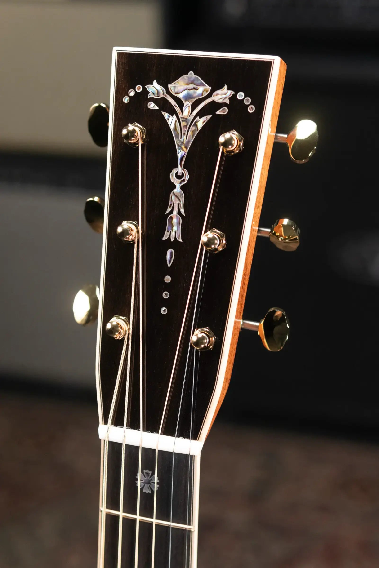 Martin 000-42 Modern Deluxe Acoustic Guitar - Natural with Hardshell Case