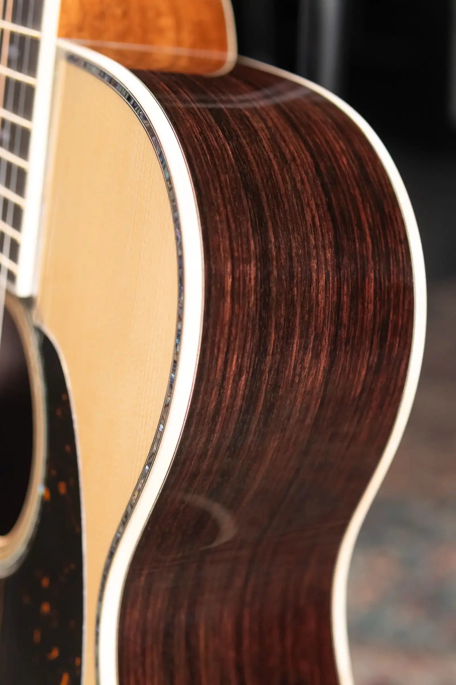 Martin 000-42 Modern Deluxe Acoustic Guitar - Natural with Hardshell Case