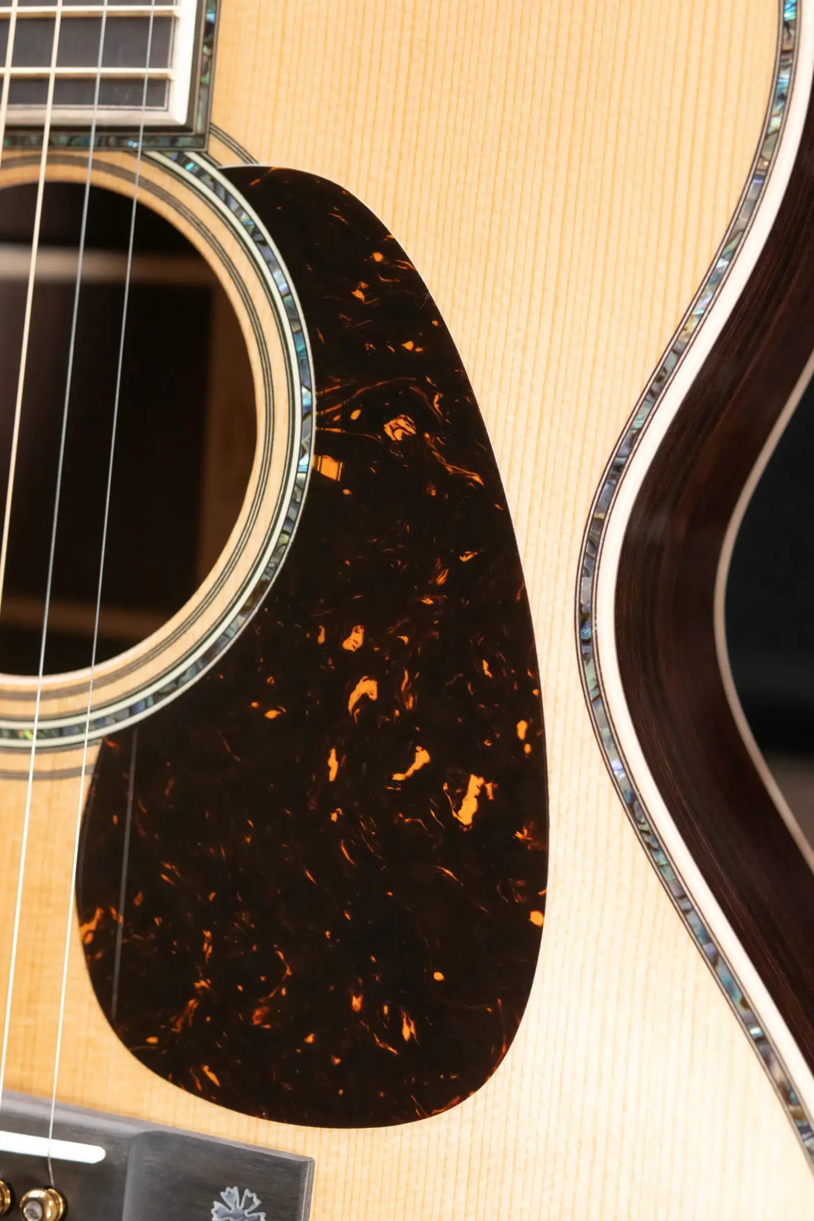 Martin 000-42 Modern Deluxe Acoustic Guitar - Natural with Hardshell Case