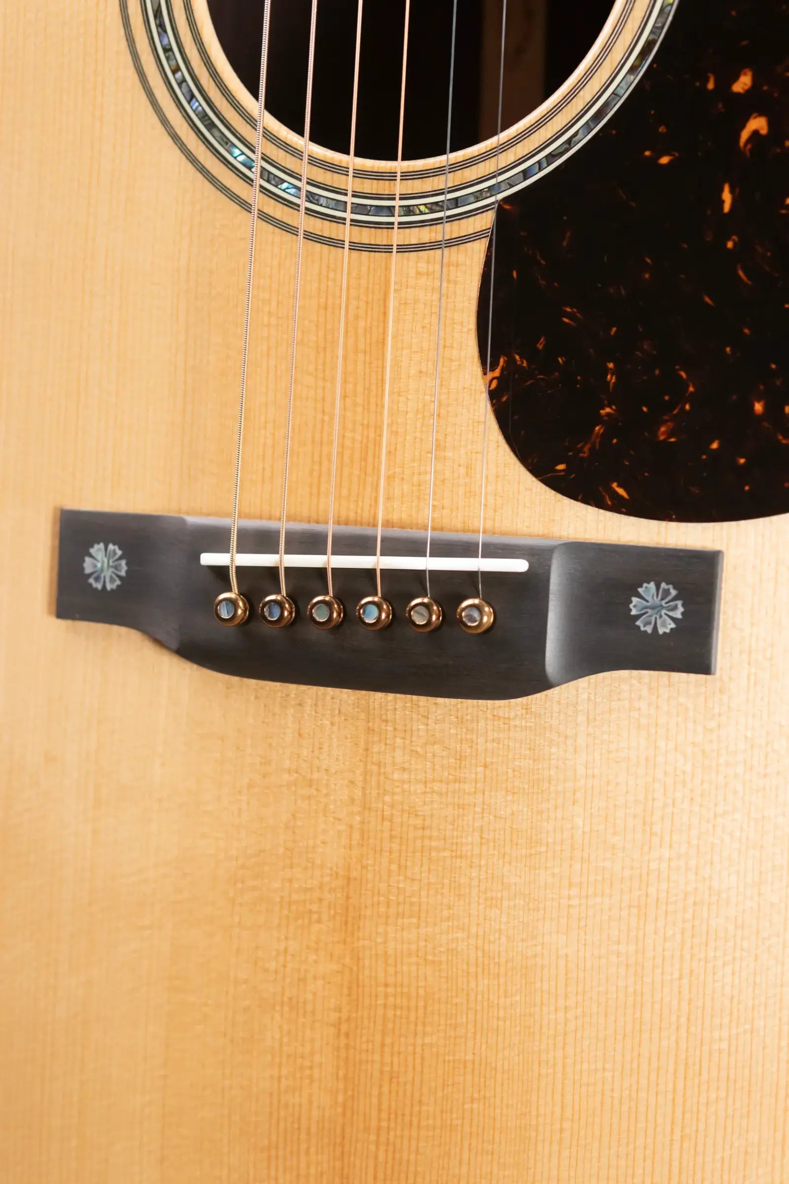 Martin 000-42 Modern Deluxe Acoustic Guitar - Natural with Hardshell Case