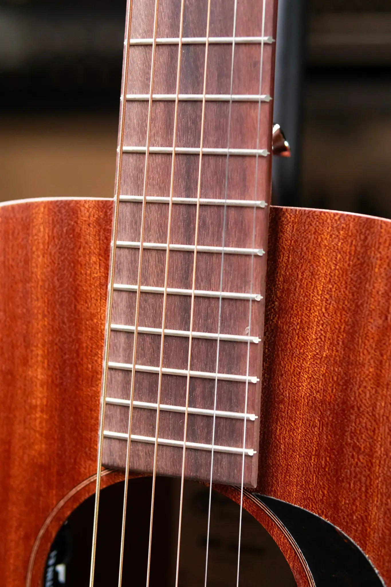 Martin 000 Jr-E Acoustic/Electric Guitar with Gig Bag