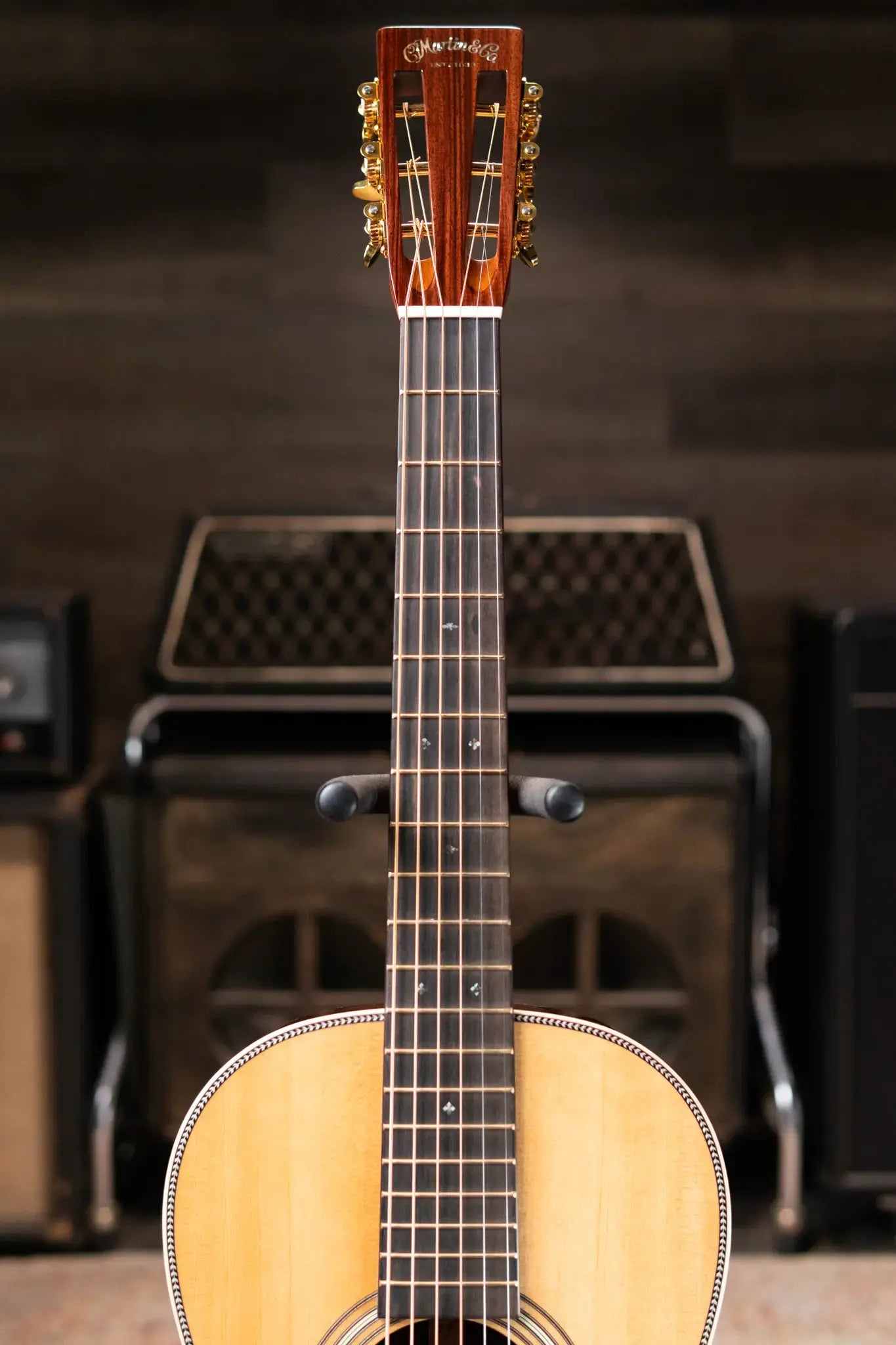 Martin 0012-28 Modern Deluxe 12-Fret Acoustic Guitar with Hardshell Case