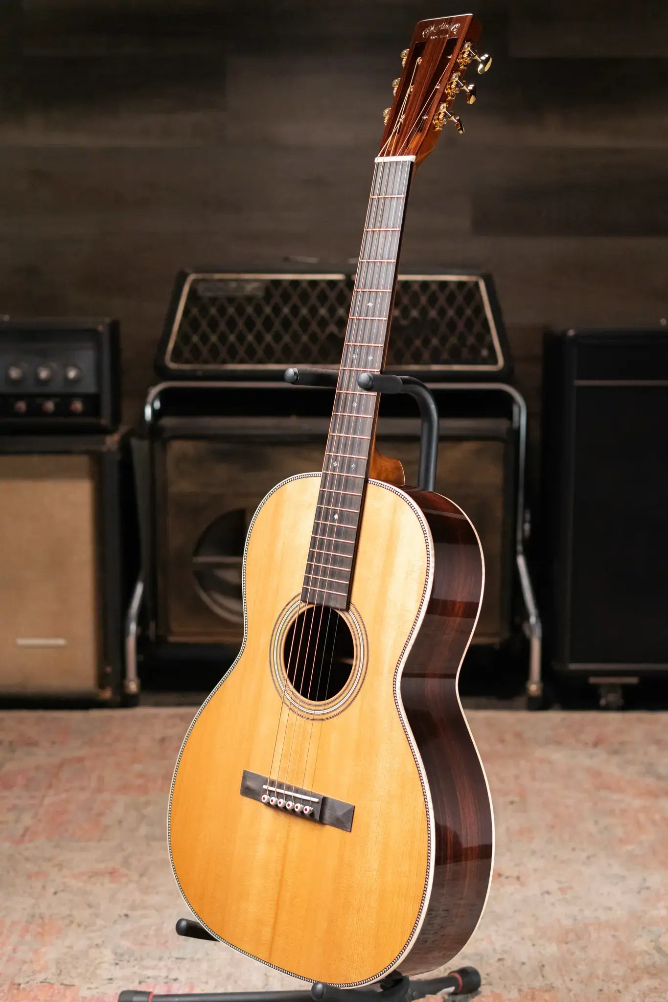 Martin 0012-28 Modern Deluxe 12-Fret Acoustic Guitar with Hardshell Case